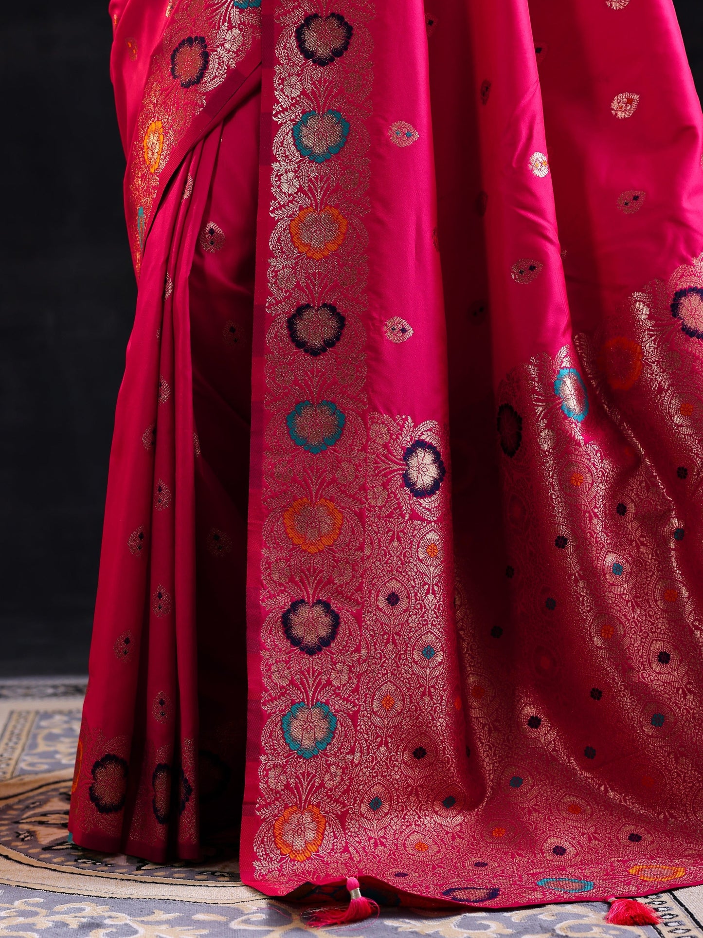 Pink Woven Design Silk Blend Saree With Unstitched Blouse Piece