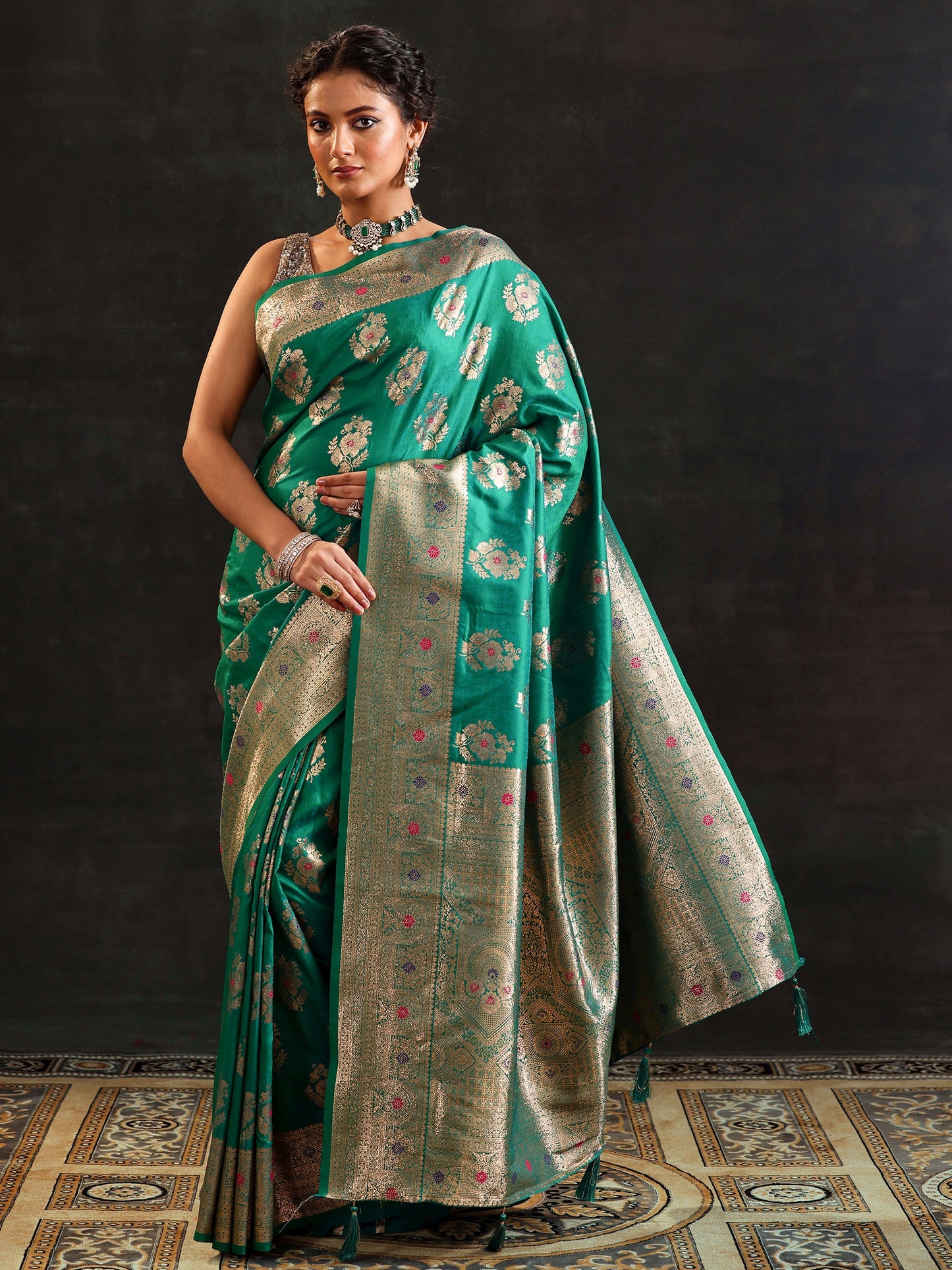 Green Woven Design Silk Blend Saree With Unstitched Blouse Piece
