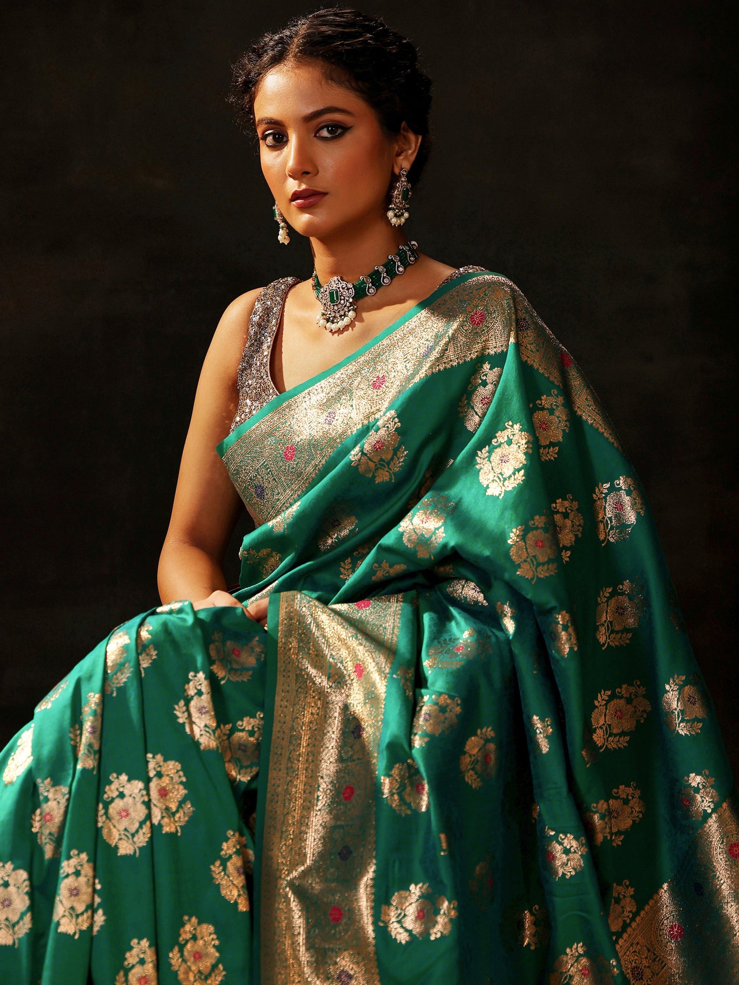 Green Woven Design Silk Blend Saree With Unstitched Blouse Piece