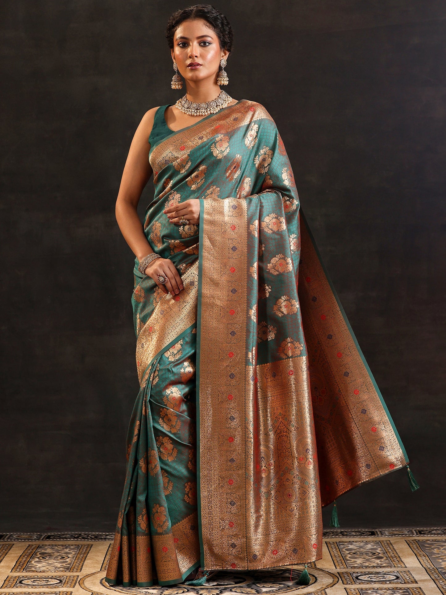 Green Woven Design Banarasi Silk Blend Saree With Unstitched Blouse Piece