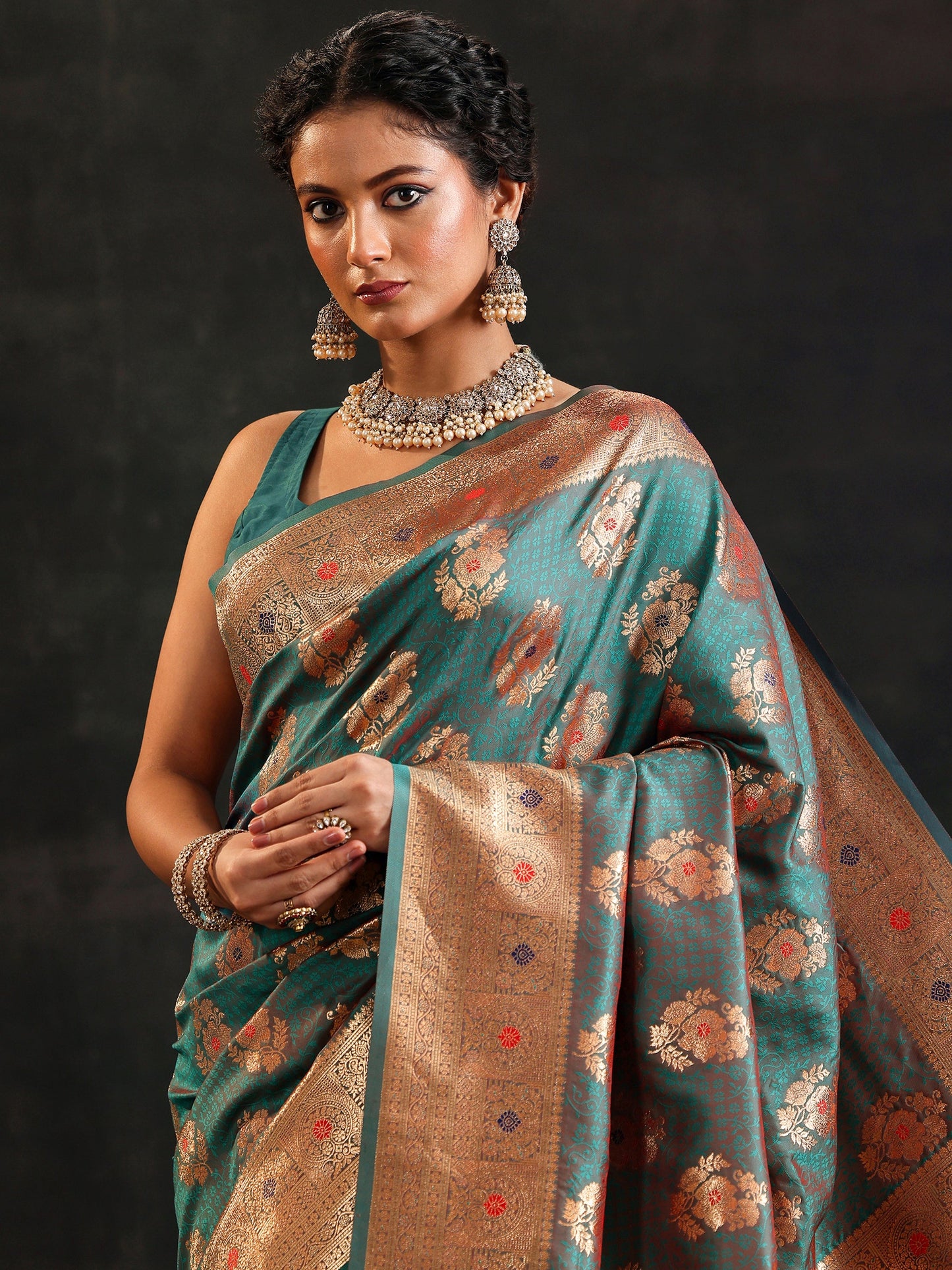 Green Woven Design Banarasi Silk Blend Saree With Unstitched Blouse Piece