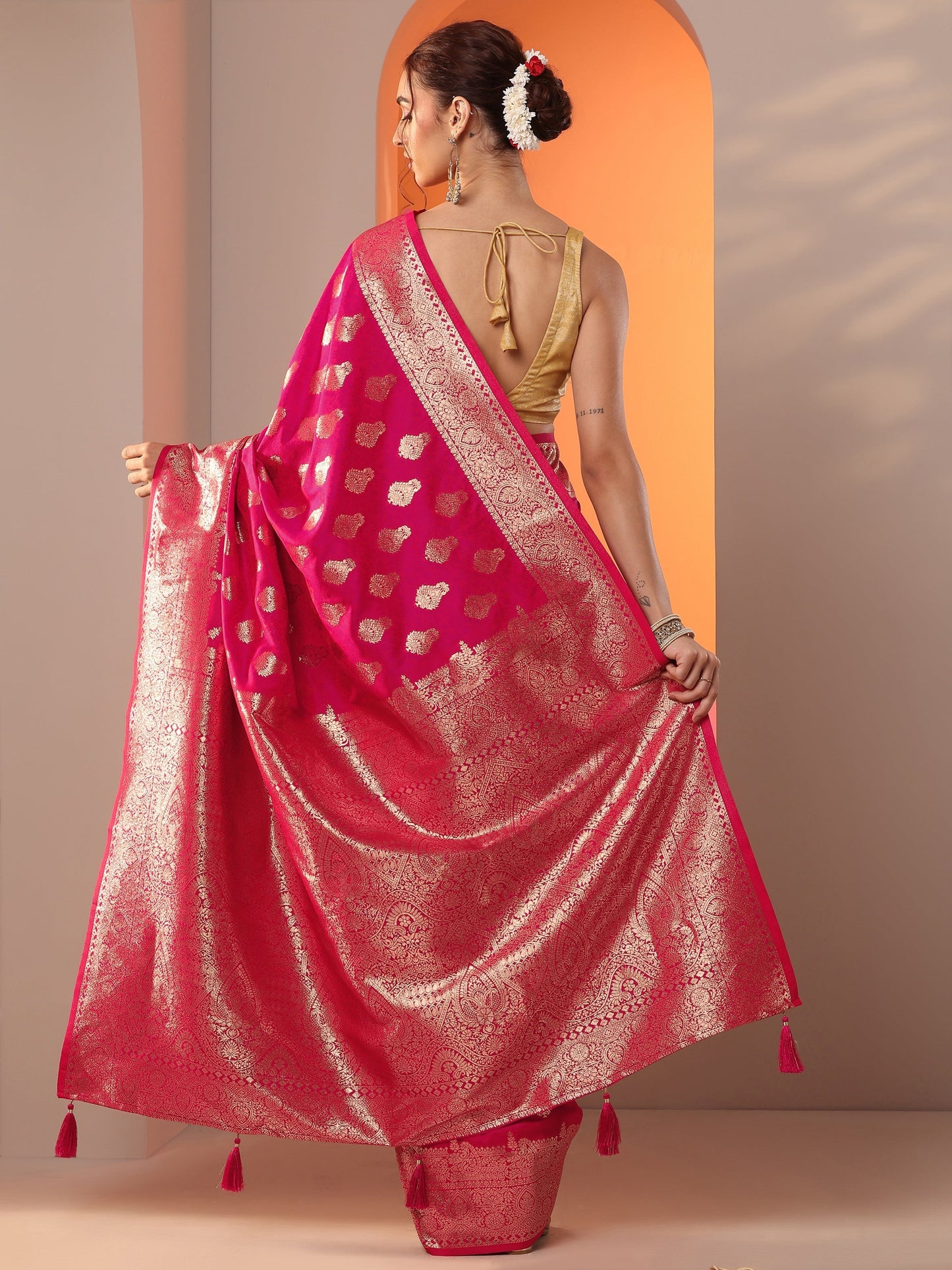 Pink Woven Design Silk Blend Saree With Unstitched Blouse Piece