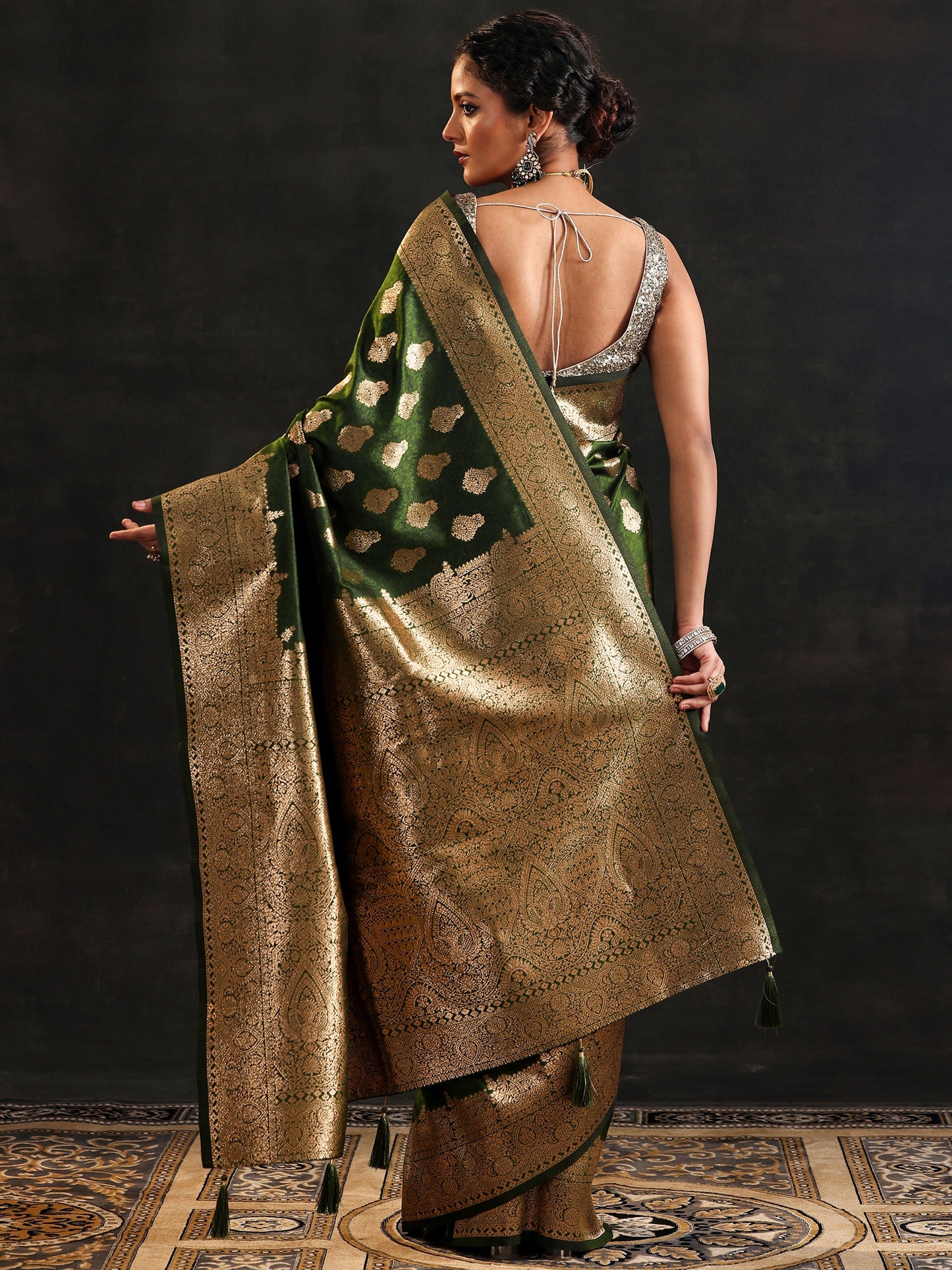 Green Woven Design Silk Blend Saree With Unstitched Blouse Piece