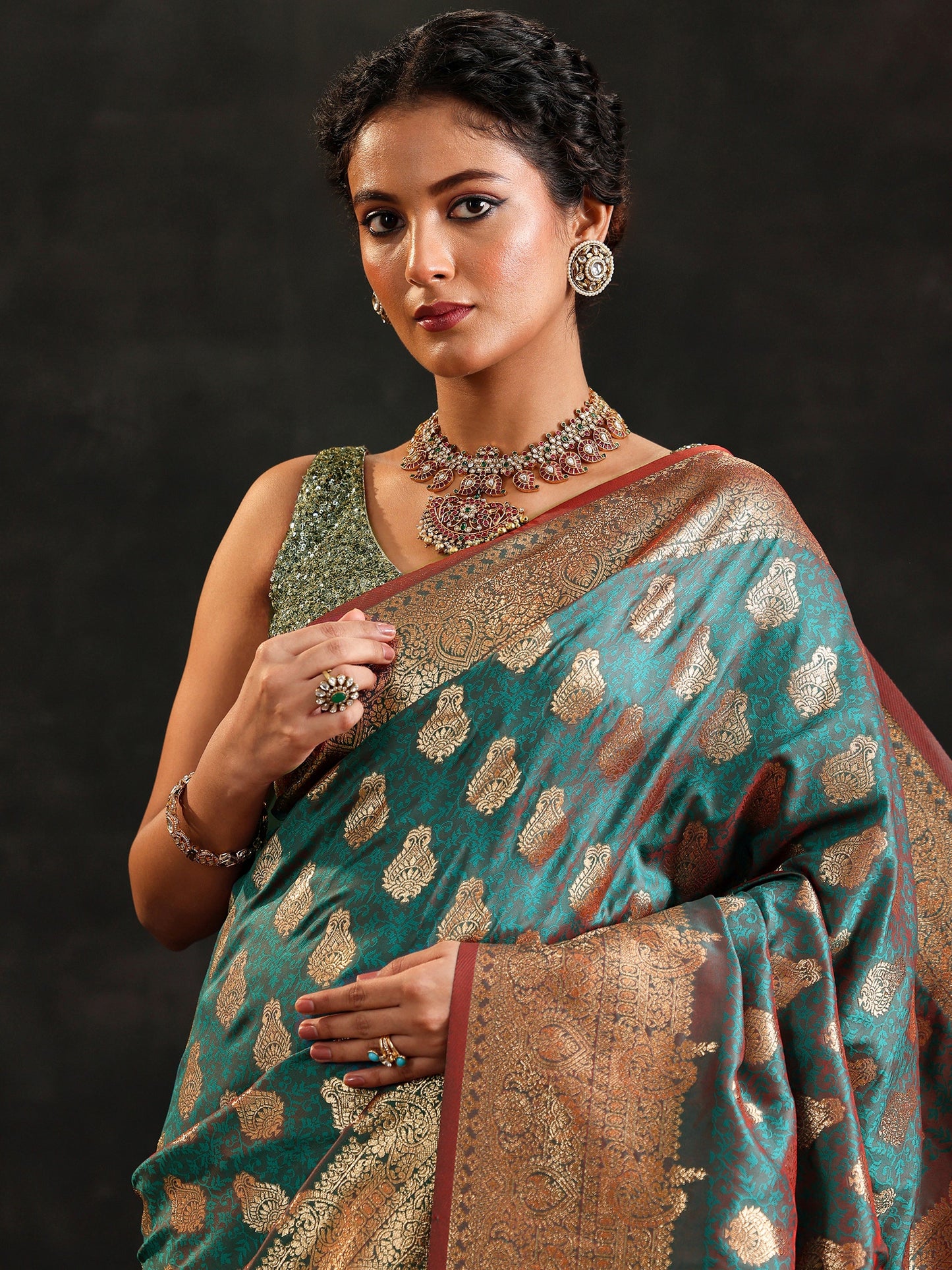 Green Woven Design Silk Blend Saree With Unstitched Blouse Piece