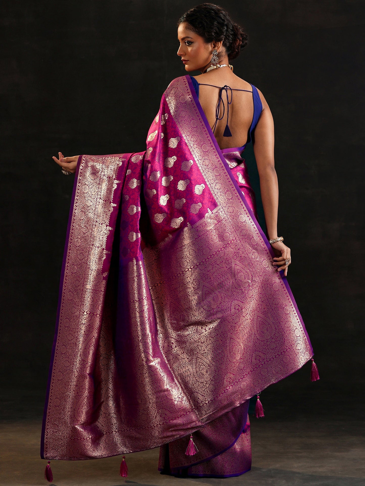 Magenta Woven Design Banarasi Silk Blend Saree With Unstitched Blouse Piece