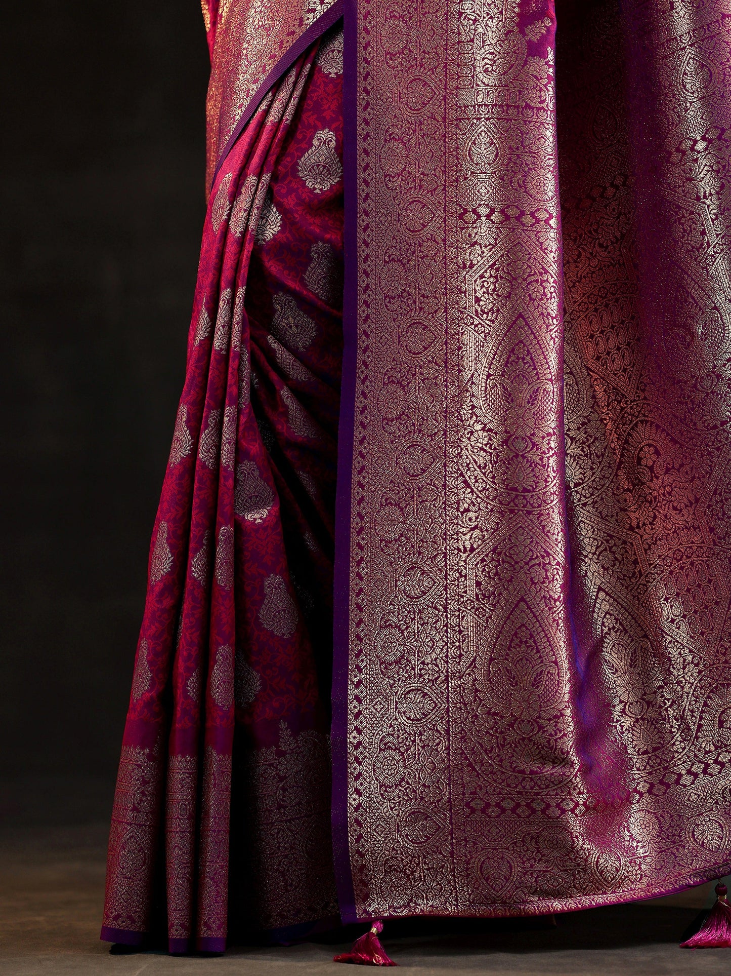 Magenta Woven Design Banarasi Silk Blend Saree With Unstitched Blouse Piece