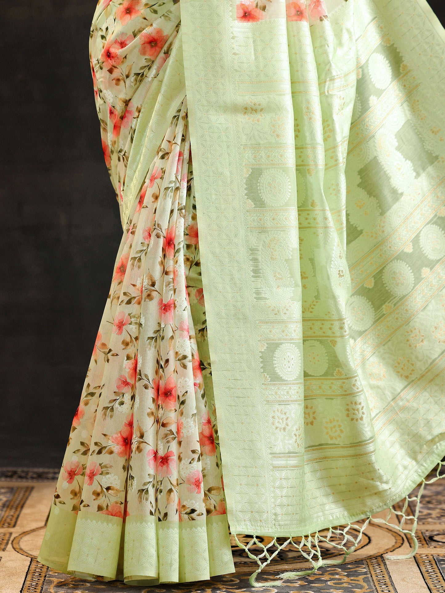 Green Printed Chanderi Saree With Unstitched Blouse Piece