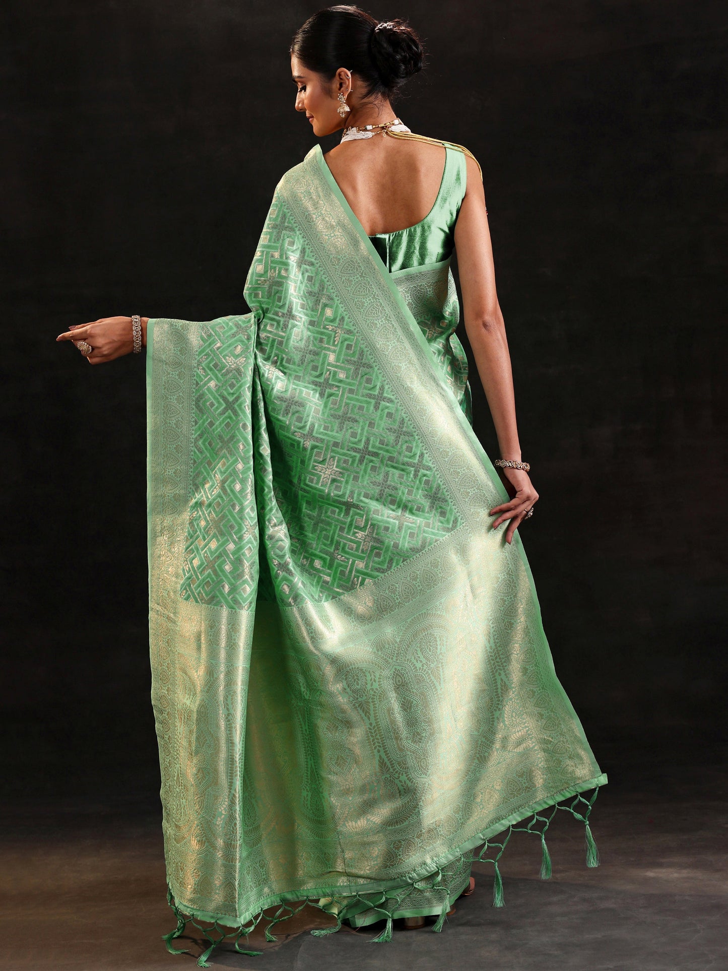 Sea Green Woven Design Silk Blend Saree With Unstitched Blouse Piece