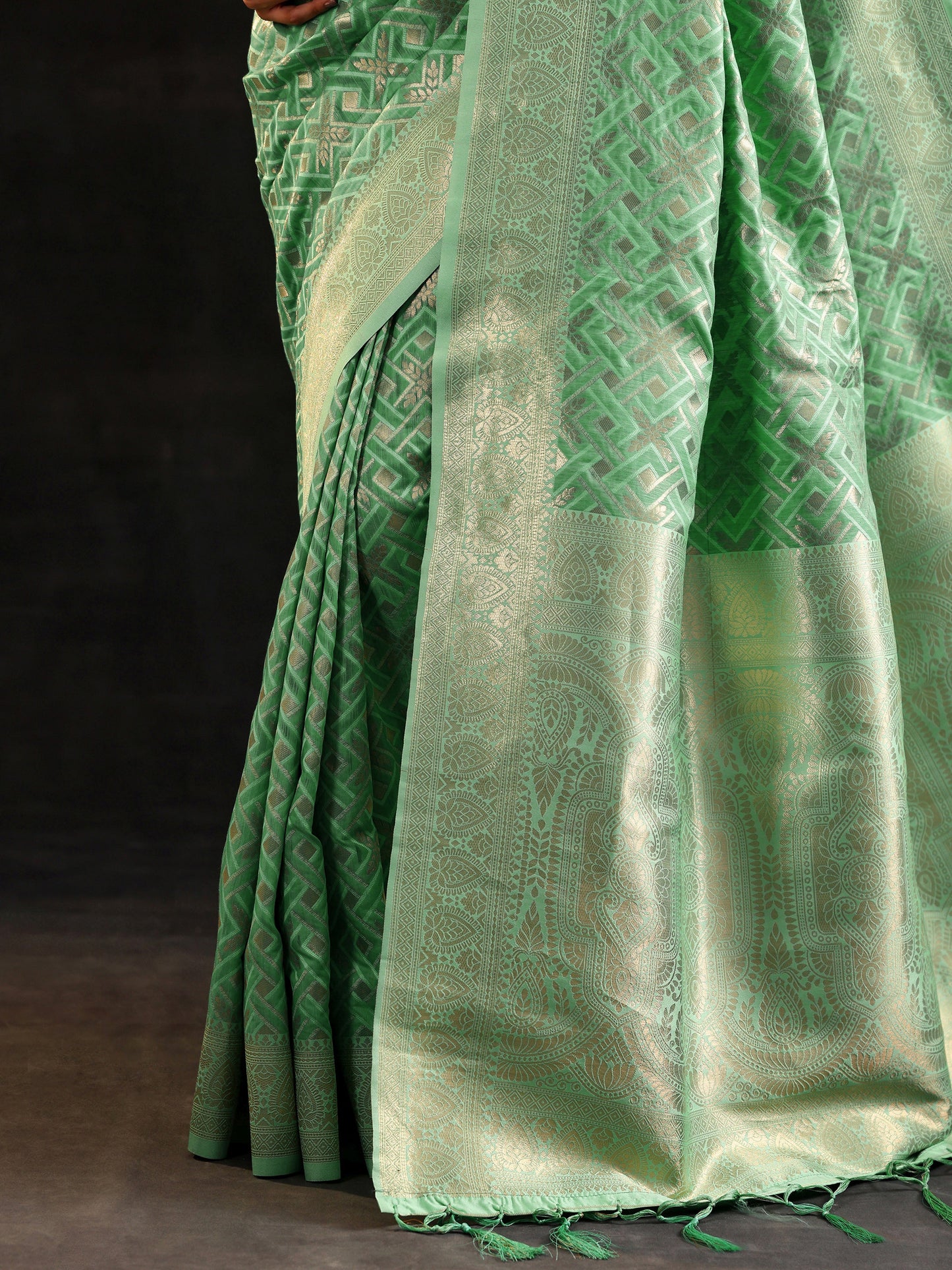 Sea Green Woven Design Silk Blend Saree With Unstitched Blouse Piece