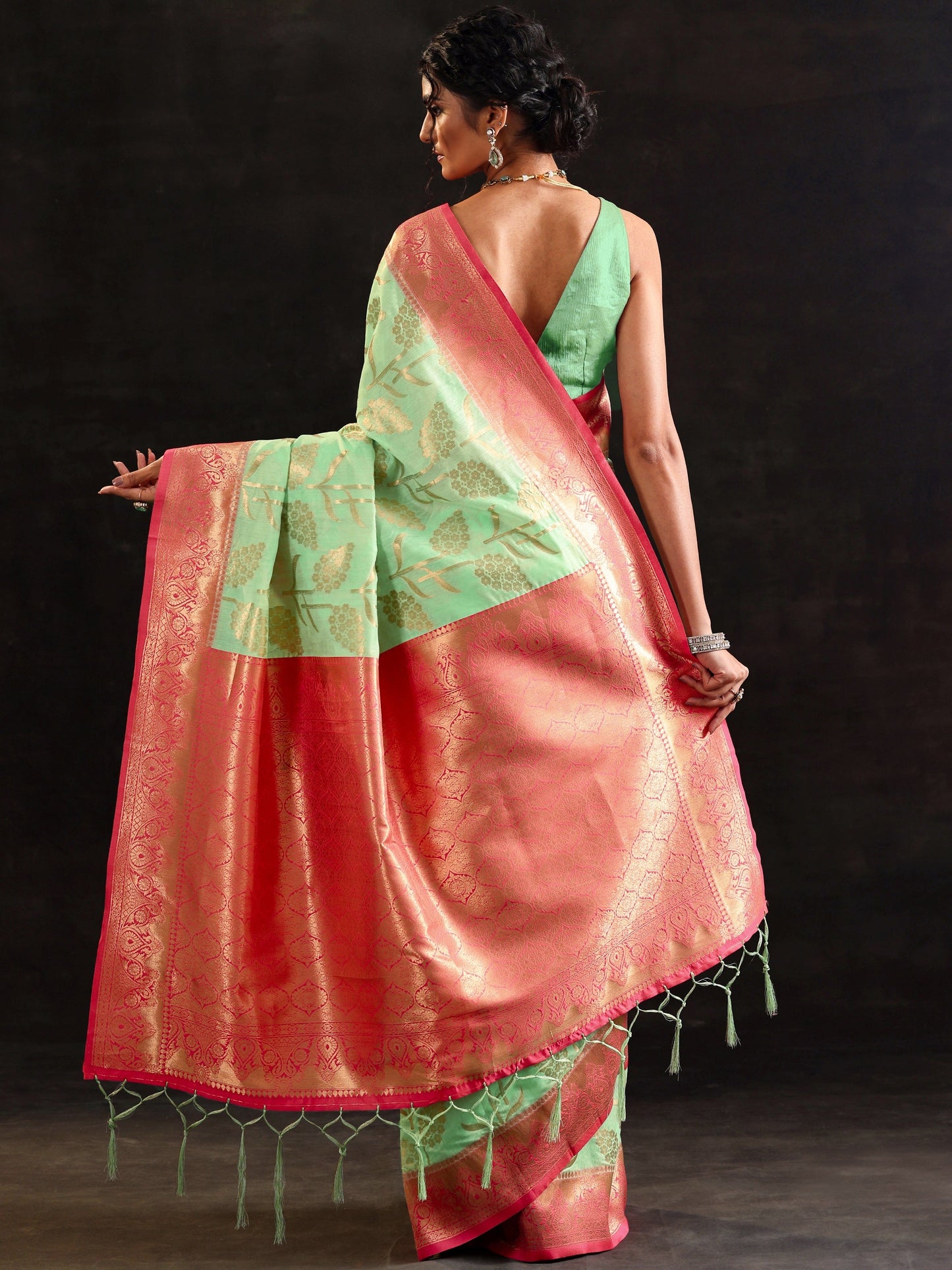 Green Woven Design Silk Blend Saree With Unstitched Blouse Piece