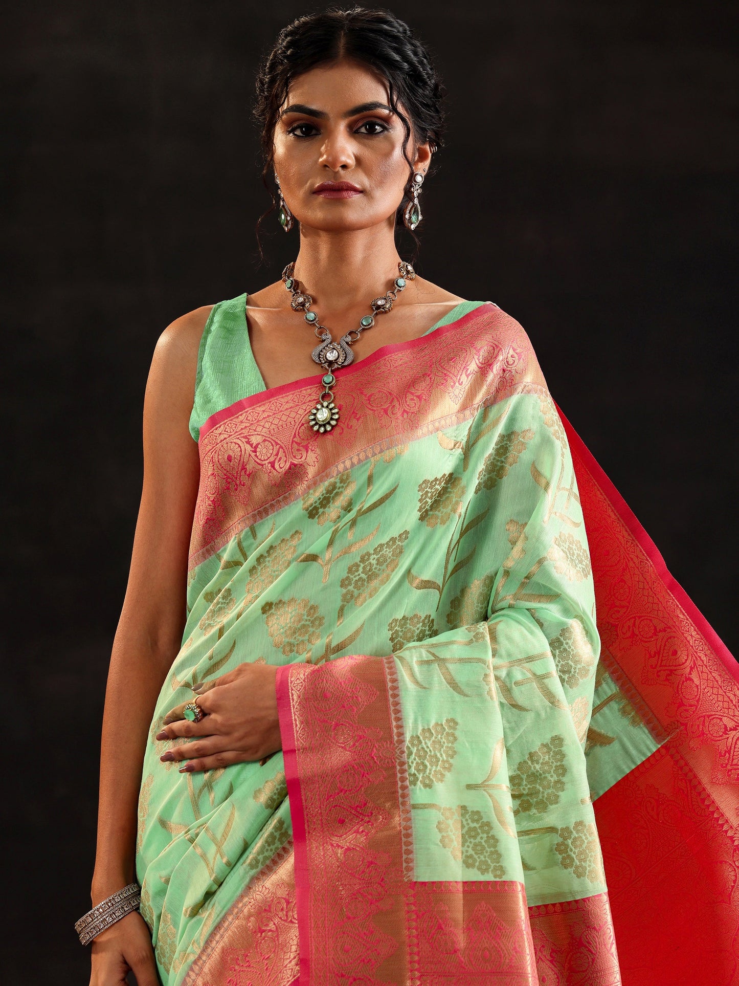 Green Woven Design Silk Blend Saree With Unstitched Blouse Piece