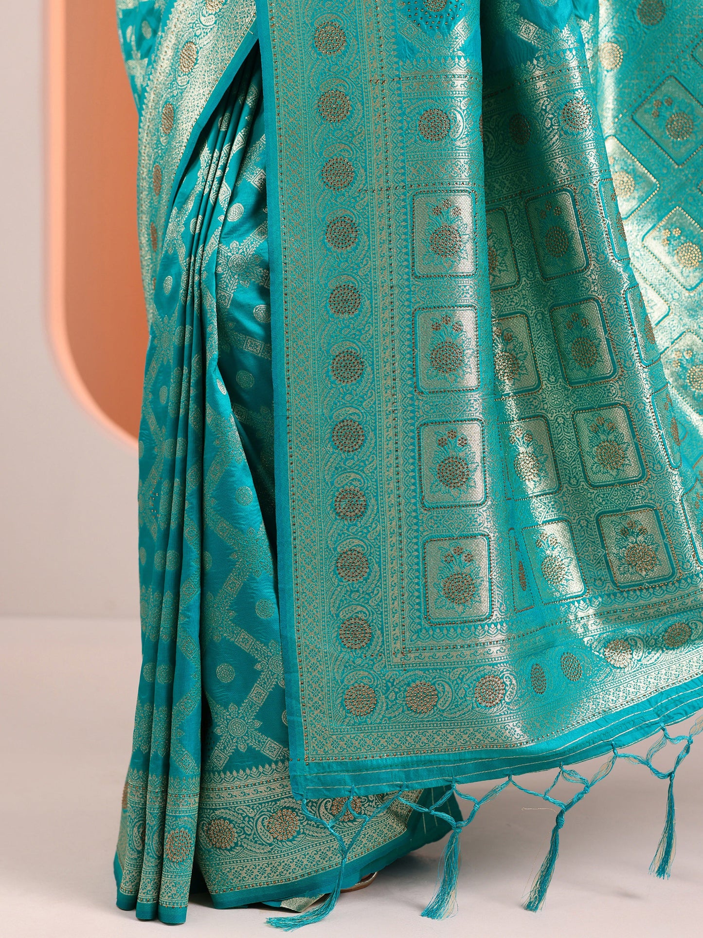 Blue Woven Design Banarasi Silk Blend Saree With Unstitched Blouse Piece