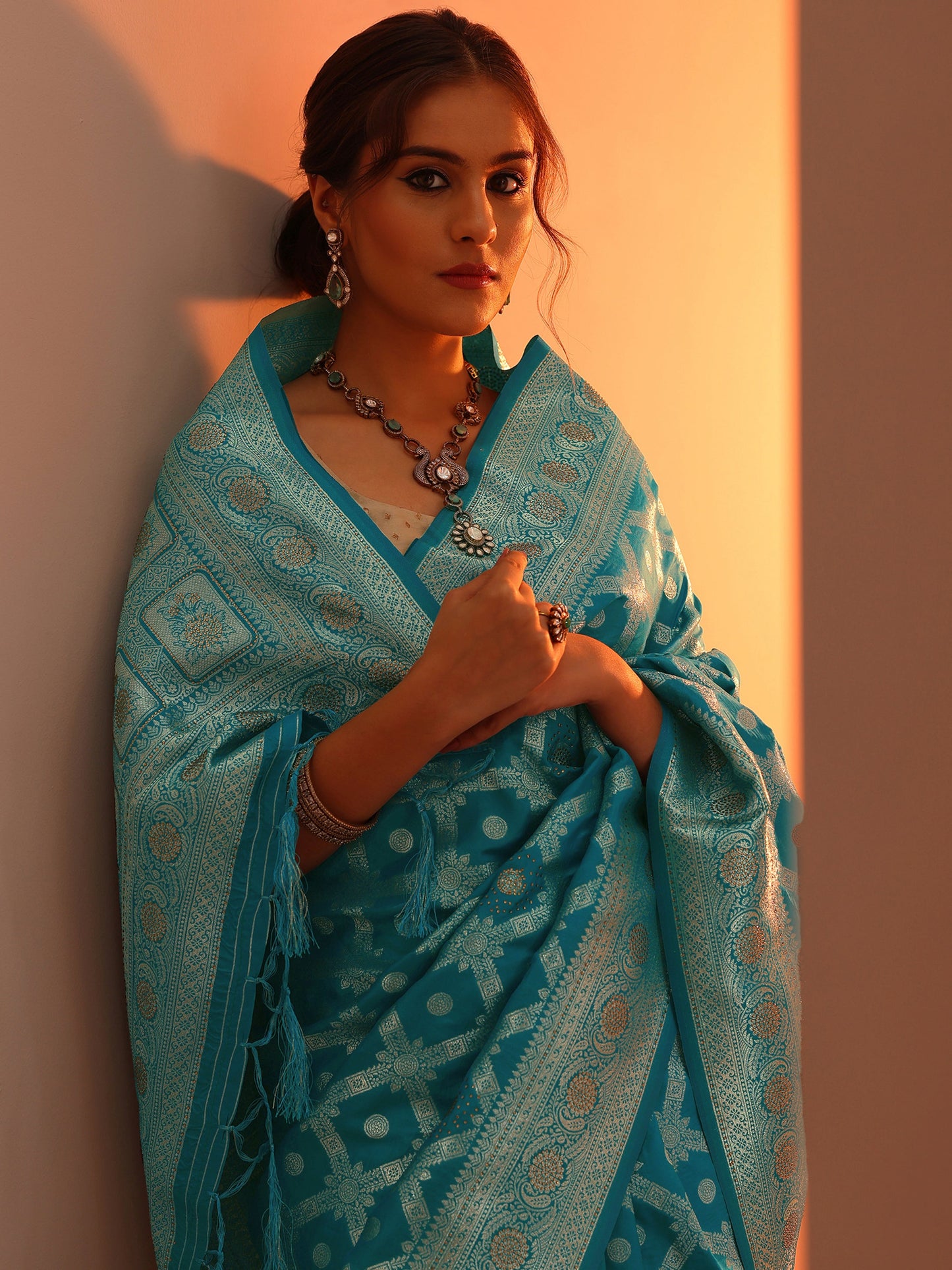 Blue Woven Design Banarasi Silk Blend Saree With Unstitched Blouse Piece