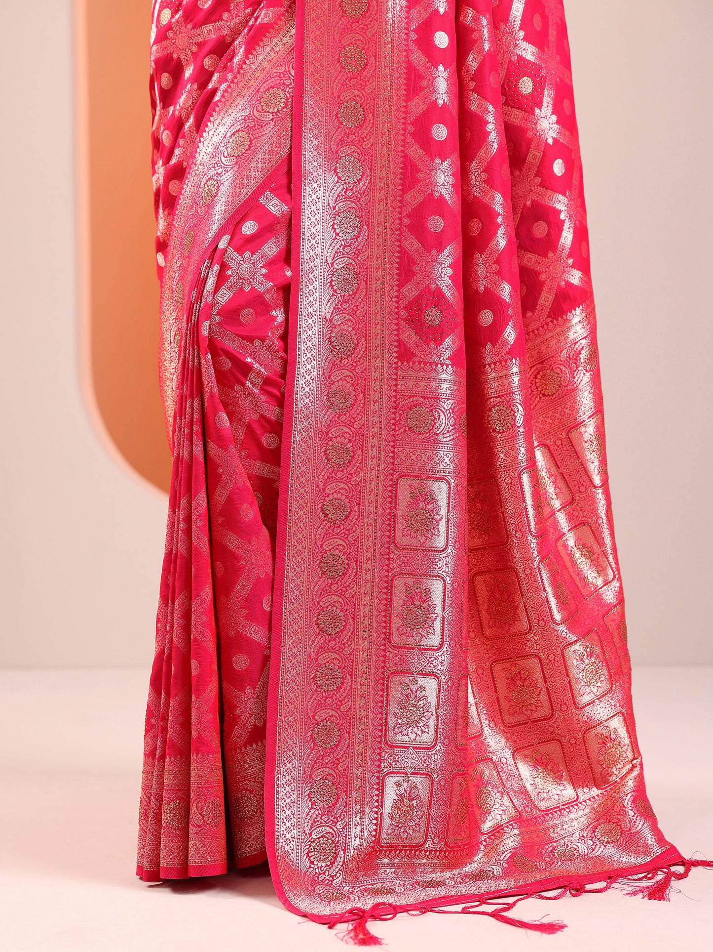 Pink Woven Design Banarasi Silk Blend Saree With Unstitched Blouse Piece