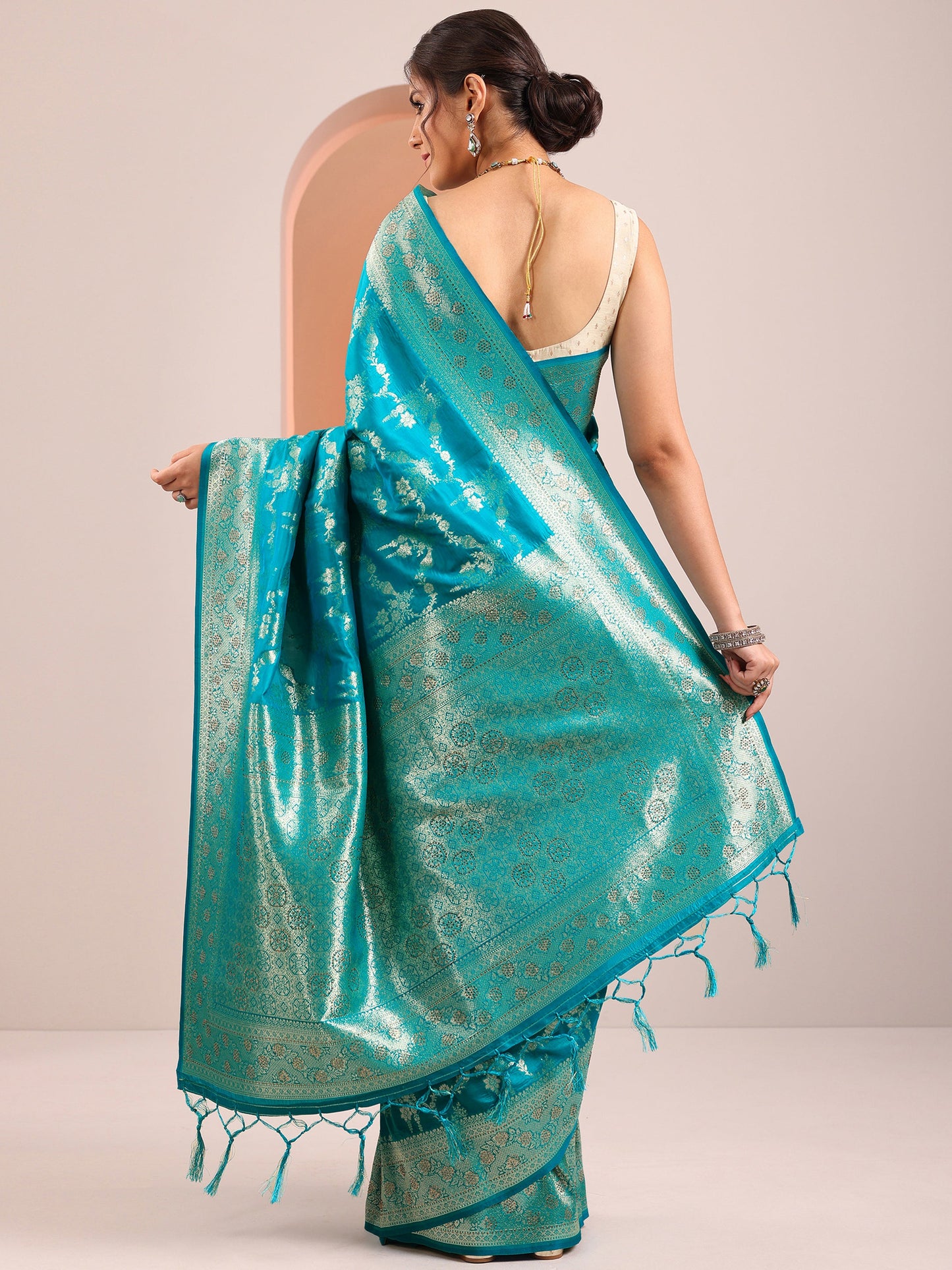 Blue Woven Design Banarasi Silk Blend Saree With Unstitched Blouse Piece