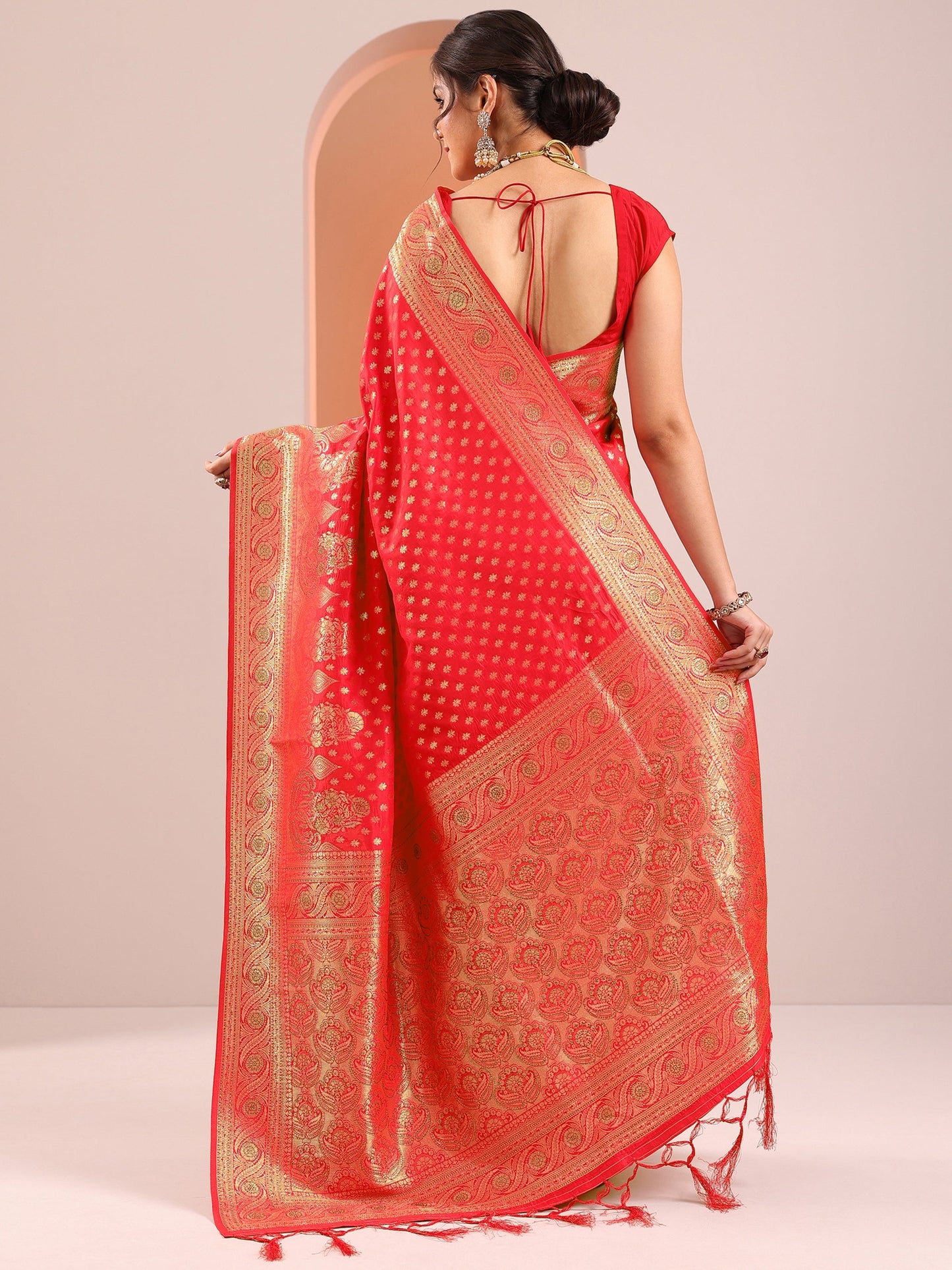 Red Woven Design Banarasi Silk Blend Saree With Unstitched Blouse Piece