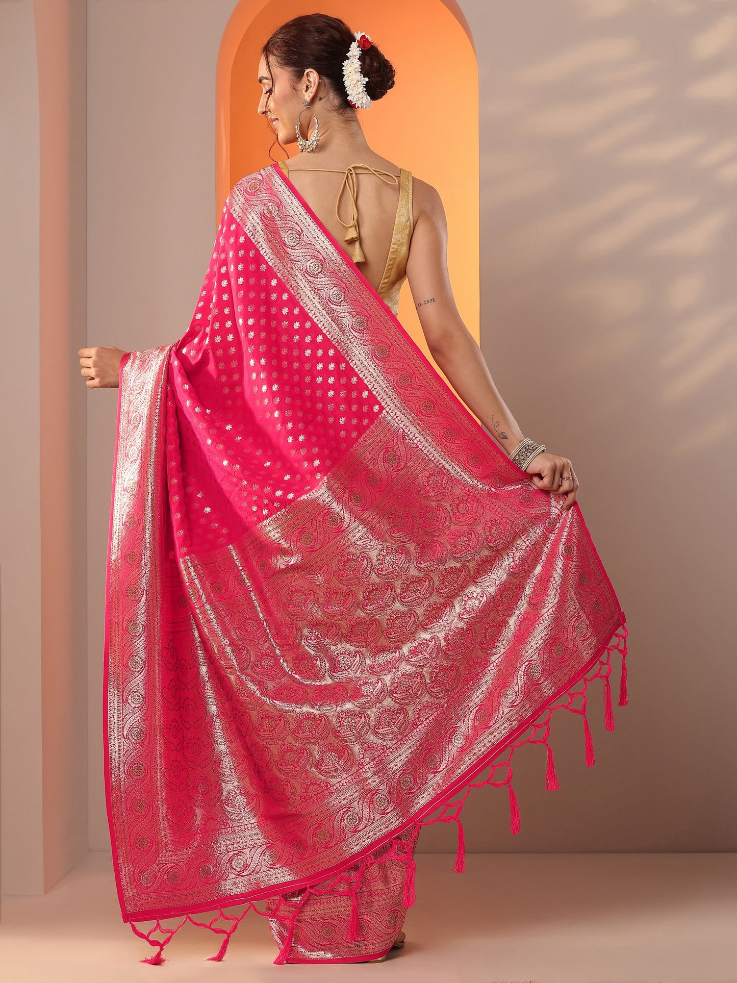 Pink Woven Design Silk Blend Saree With Unstitched Blouse Piece