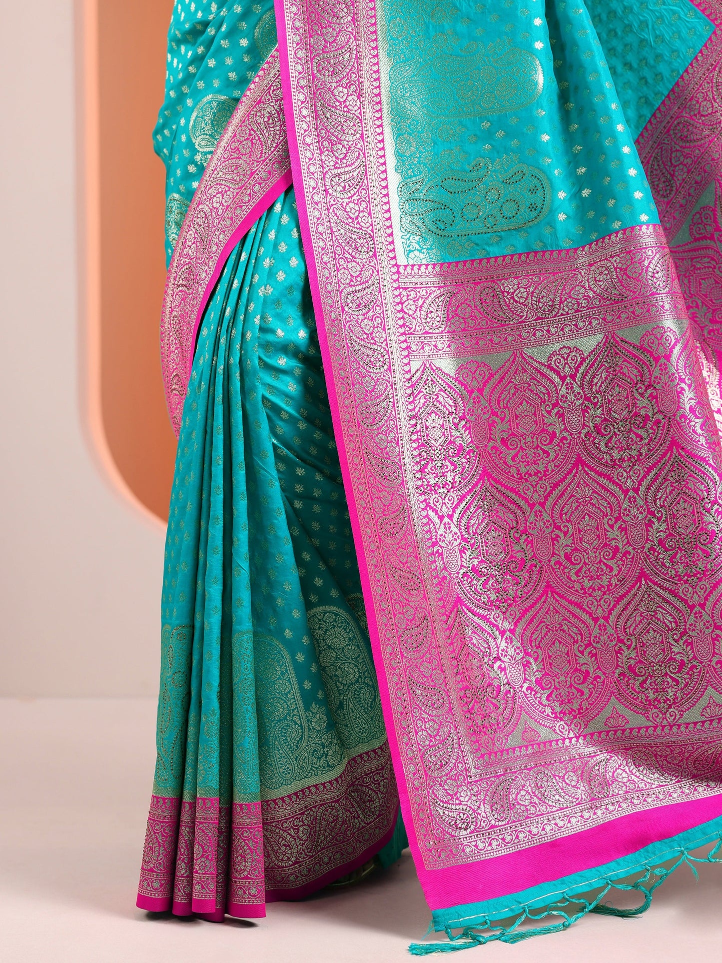 Blue Woven Design Banarasi Silk Blend Saree With Unstitched Blouse Piece