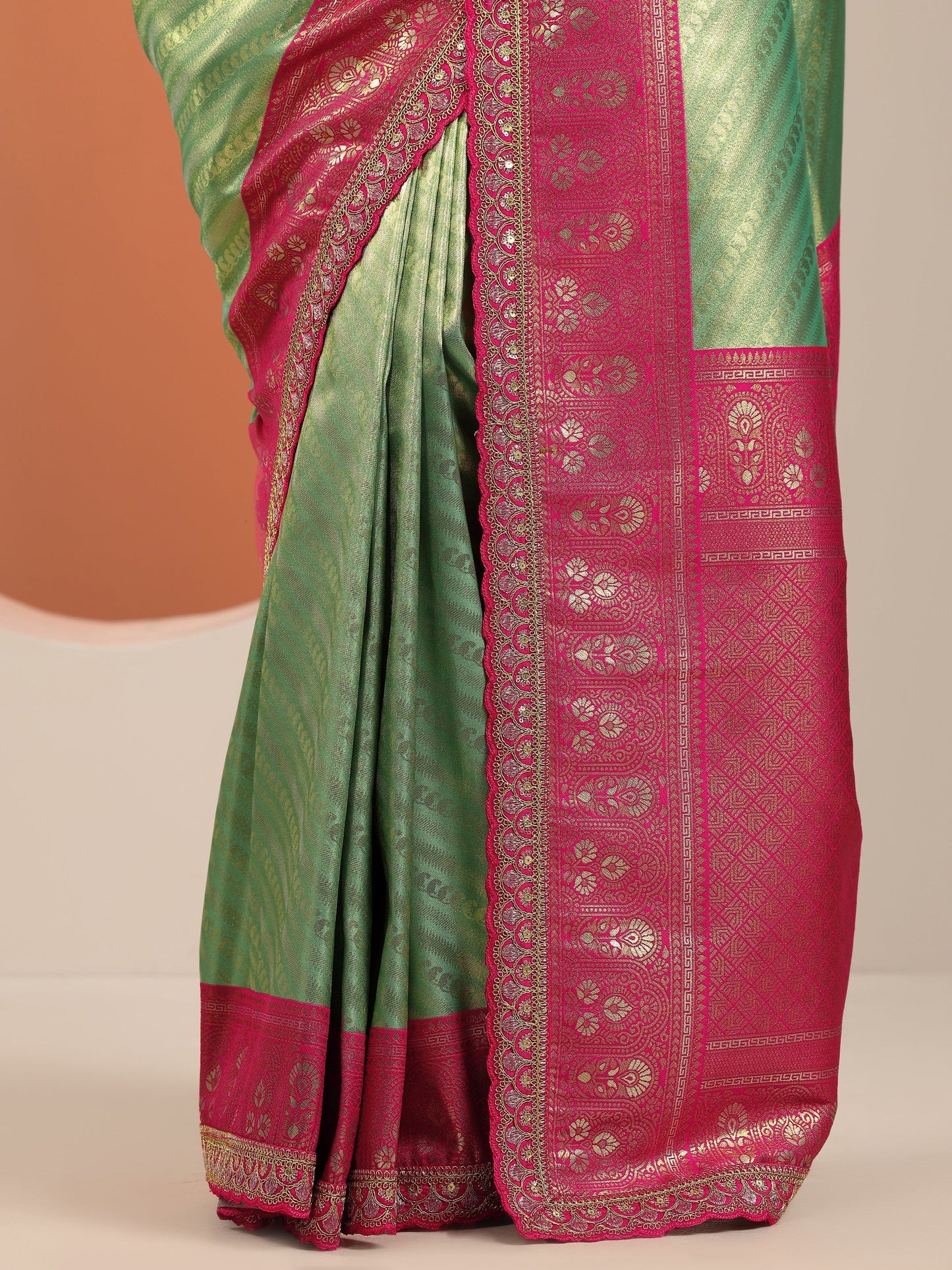 Green Woven Design Silk Blend Saree With Unstitched Blouse Piece