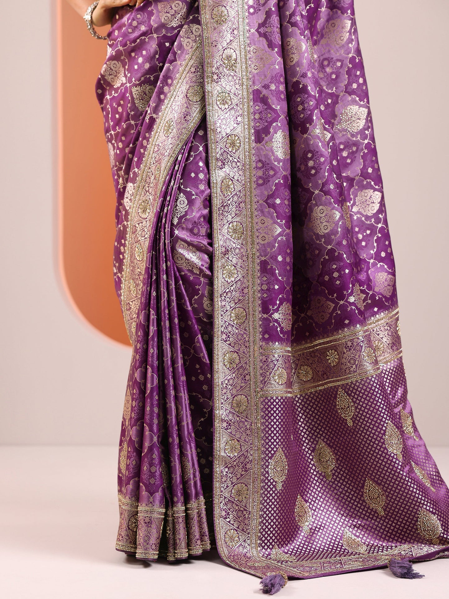 Purple Woven Design Silk Blend Saree With Unstitched Blouse Piece