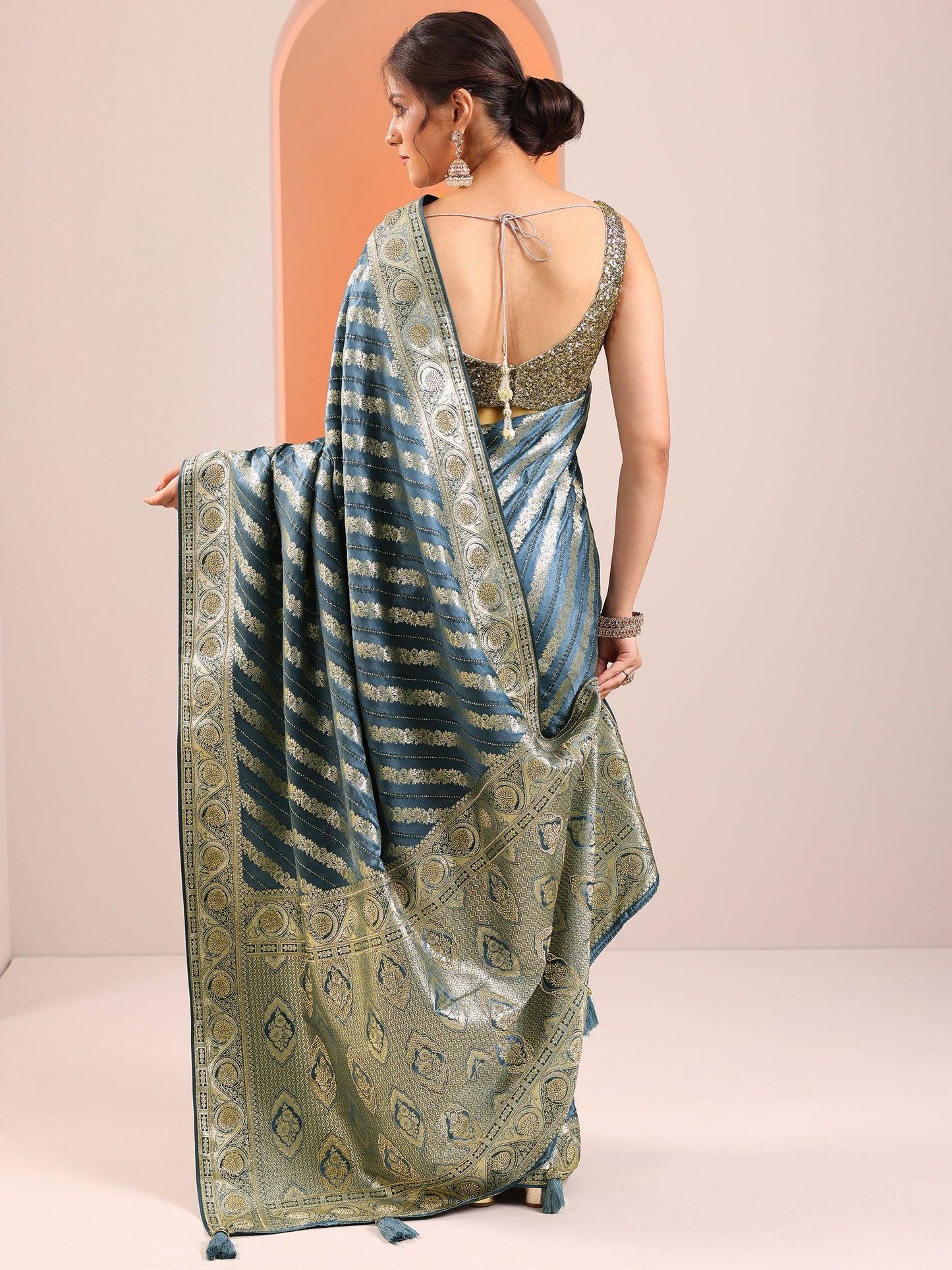 Blue Woven Design Banarasi Silk Blend Saree With Unstitched Blouse Piece
