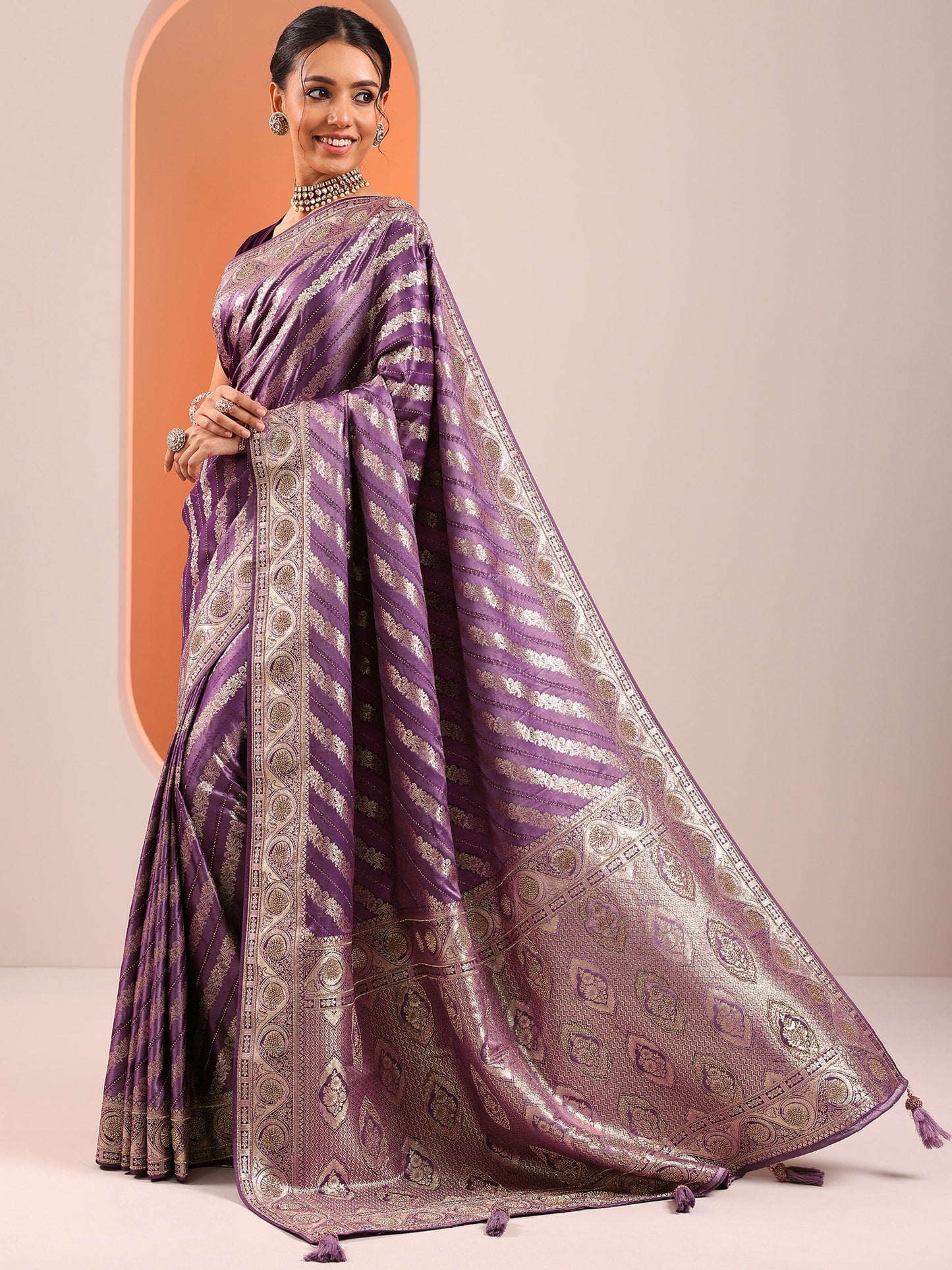 Purple Woven Design Silk Blend Saree With Unstitched Blouse Piece