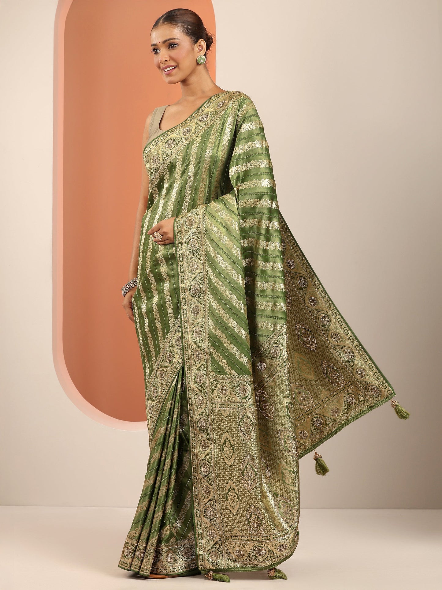 Olive Woven Design Banarasi Silk Blend Saree With Unstitched Blouse Piece