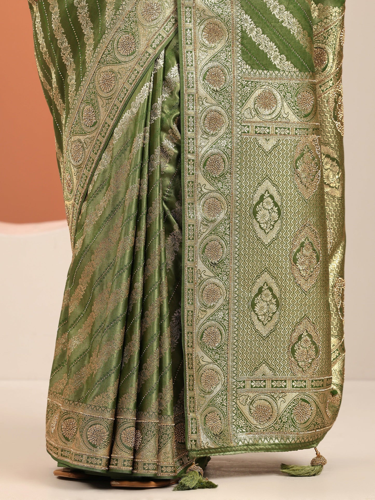Olive Woven Design Banarasi Silk Blend Saree With Unstitched Blouse Piece