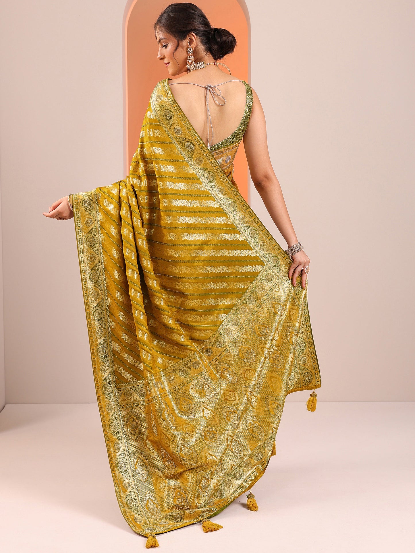 Mustard Woven Design Silk Blend Saree With Unstitched Blouse Piece