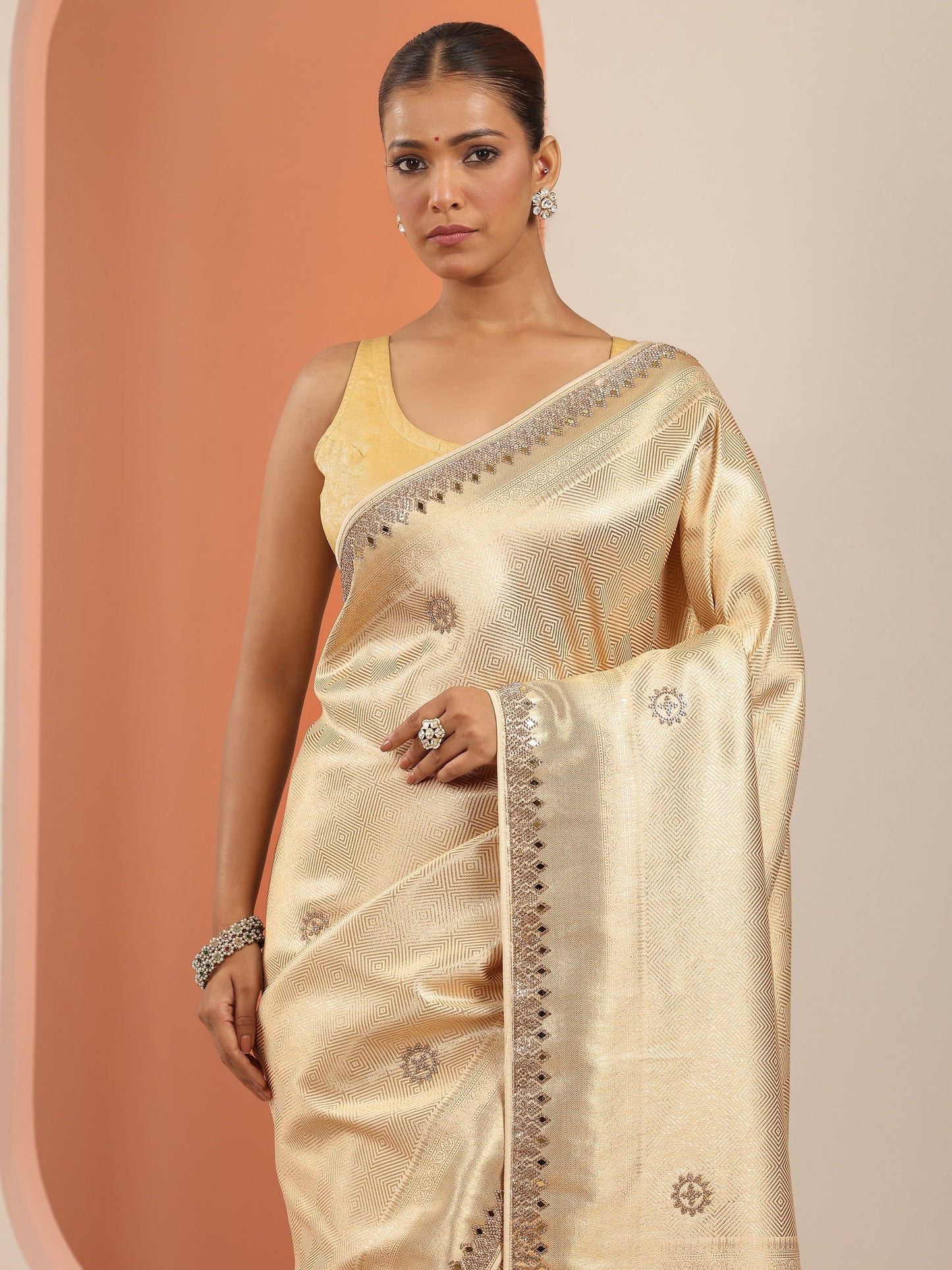 Gold  Silk Blend Saree With Unstitched Blouse Piece