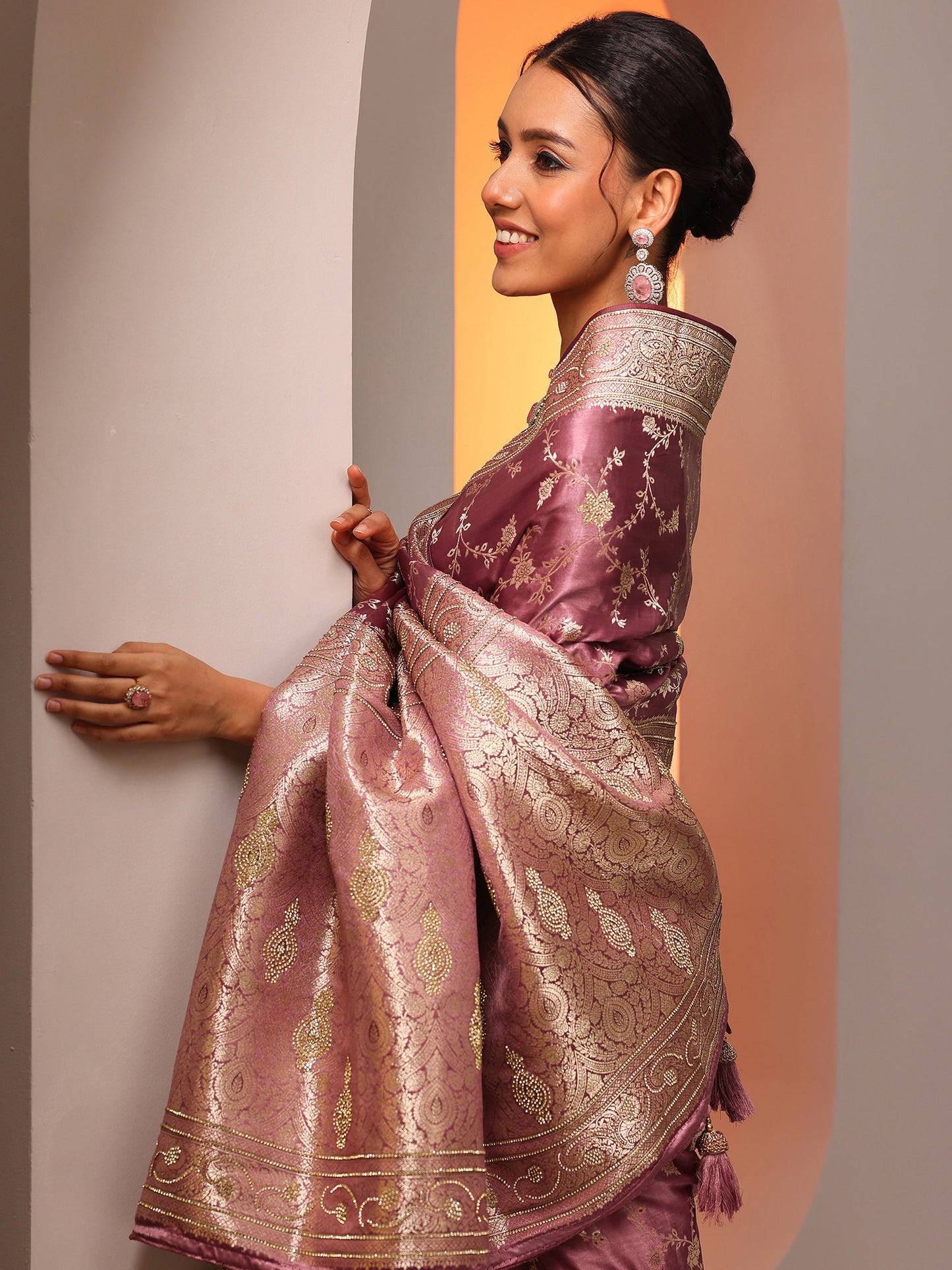 Mauve Woven Design Silk Blend Saree With Unstitched Blouse Piece