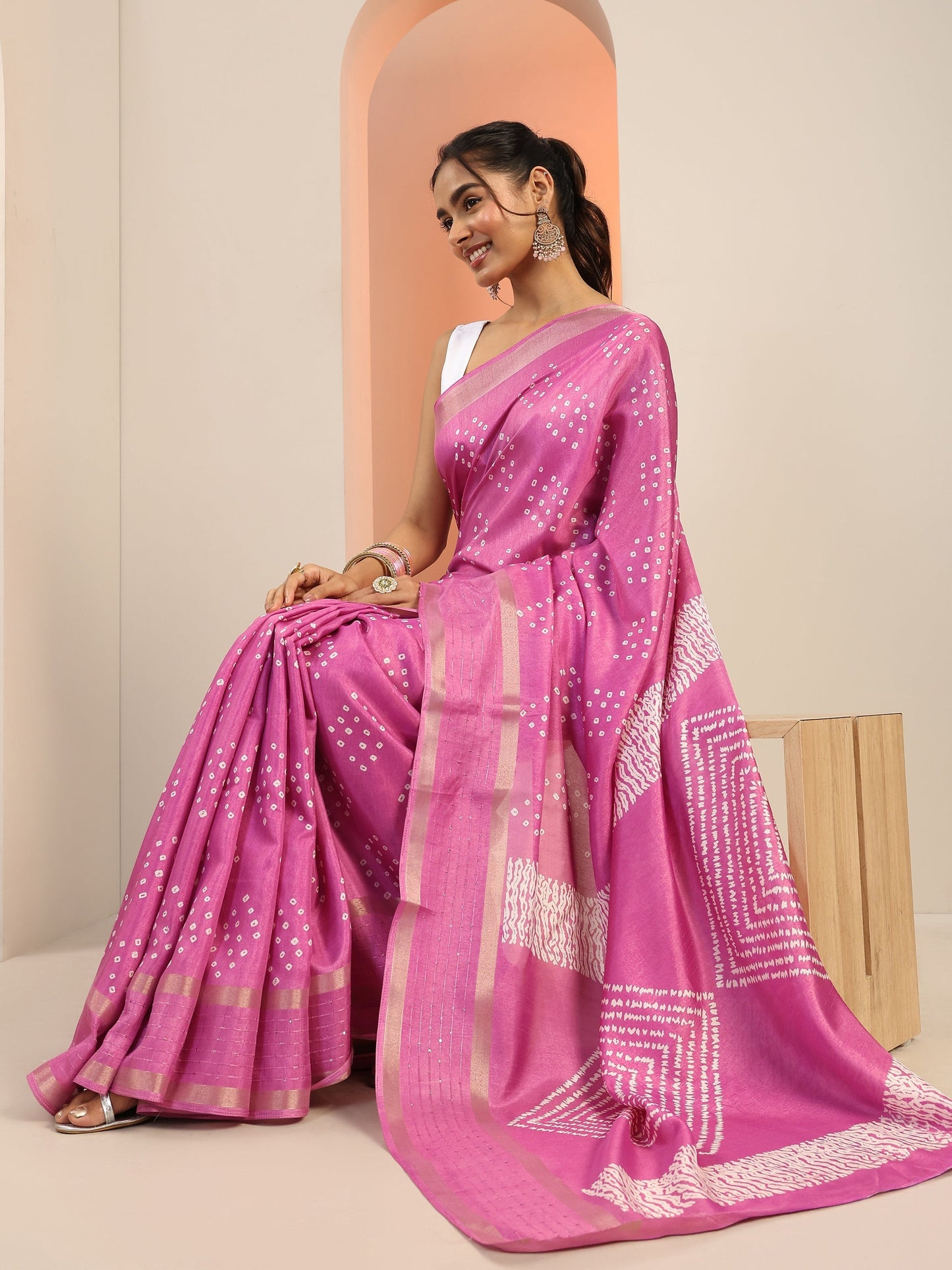 Pink Printed Silk Blend Saree With Unstitched Blouse Piece