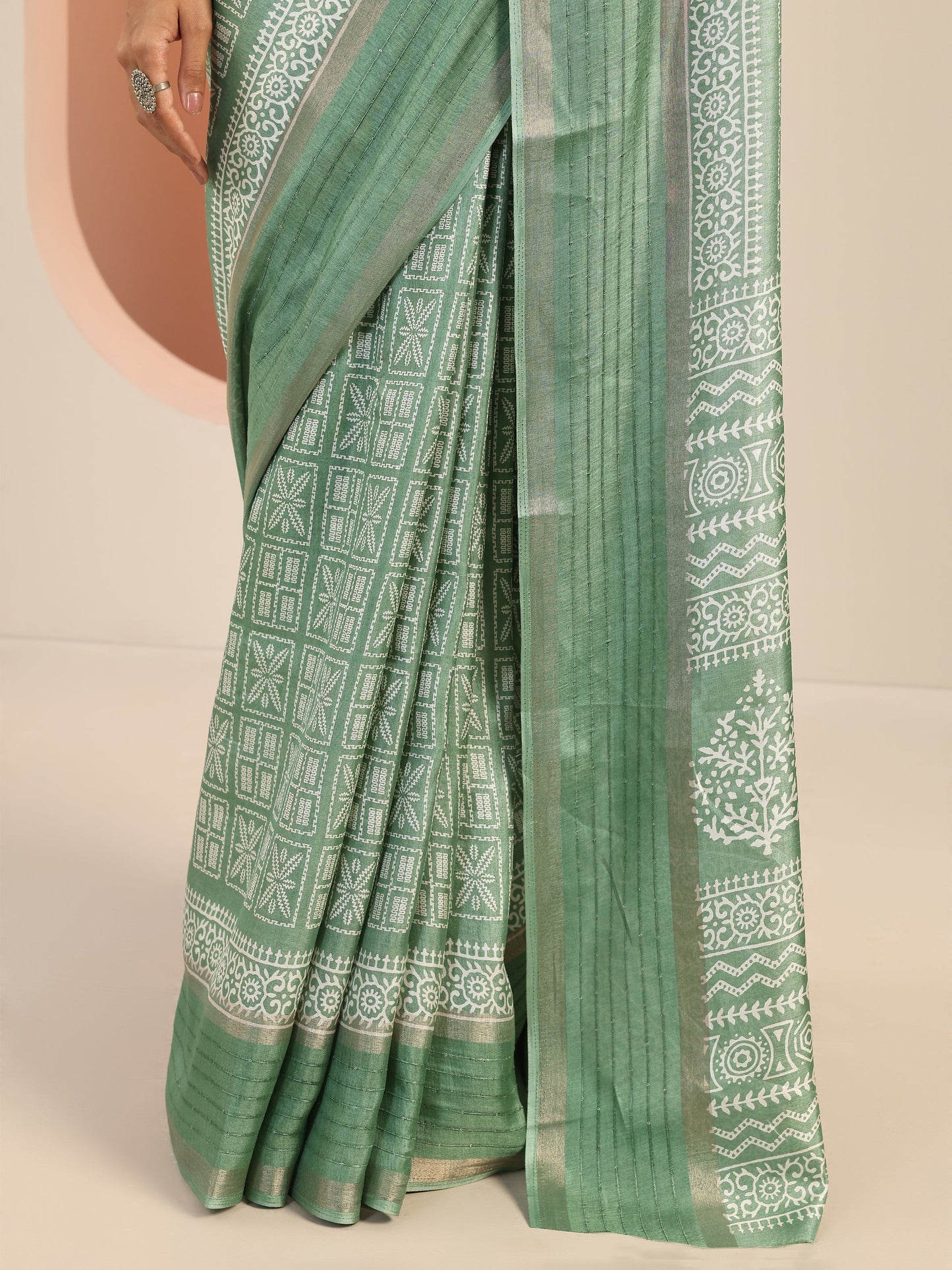 Green Printed Silk Blend Saree With Unstitched Blouse Piece