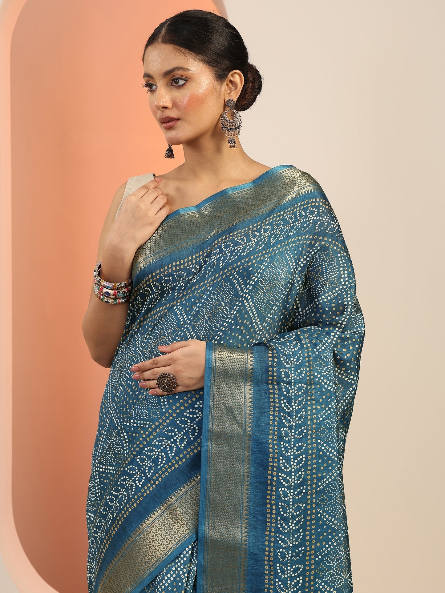 Teal Printed Silk Blend Saree With Unstitched Blouse Piece