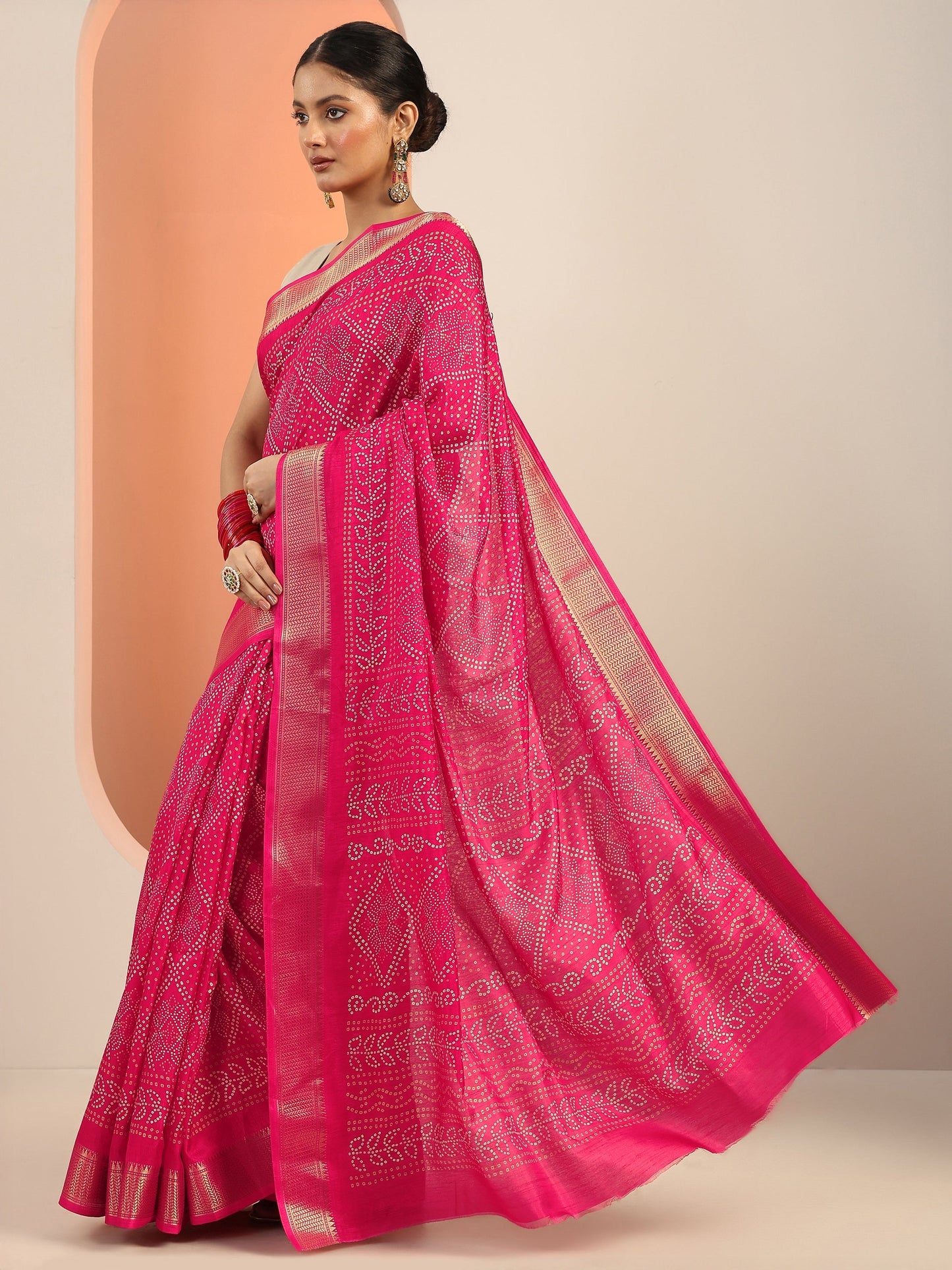 Pink Printed Silk Blend Saree With Unstitched Blouse Piece