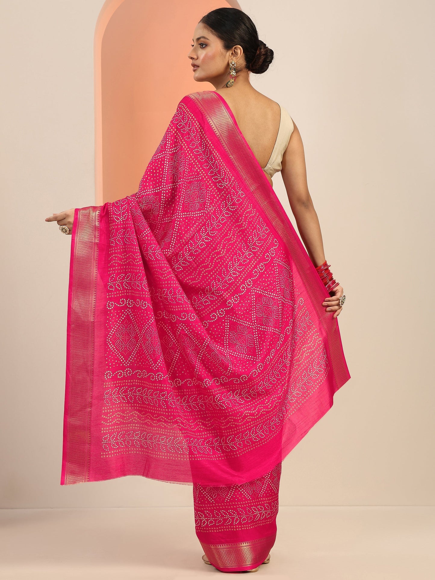 Pink Printed Silk Blend Saree With Unstitched Blouse Piece