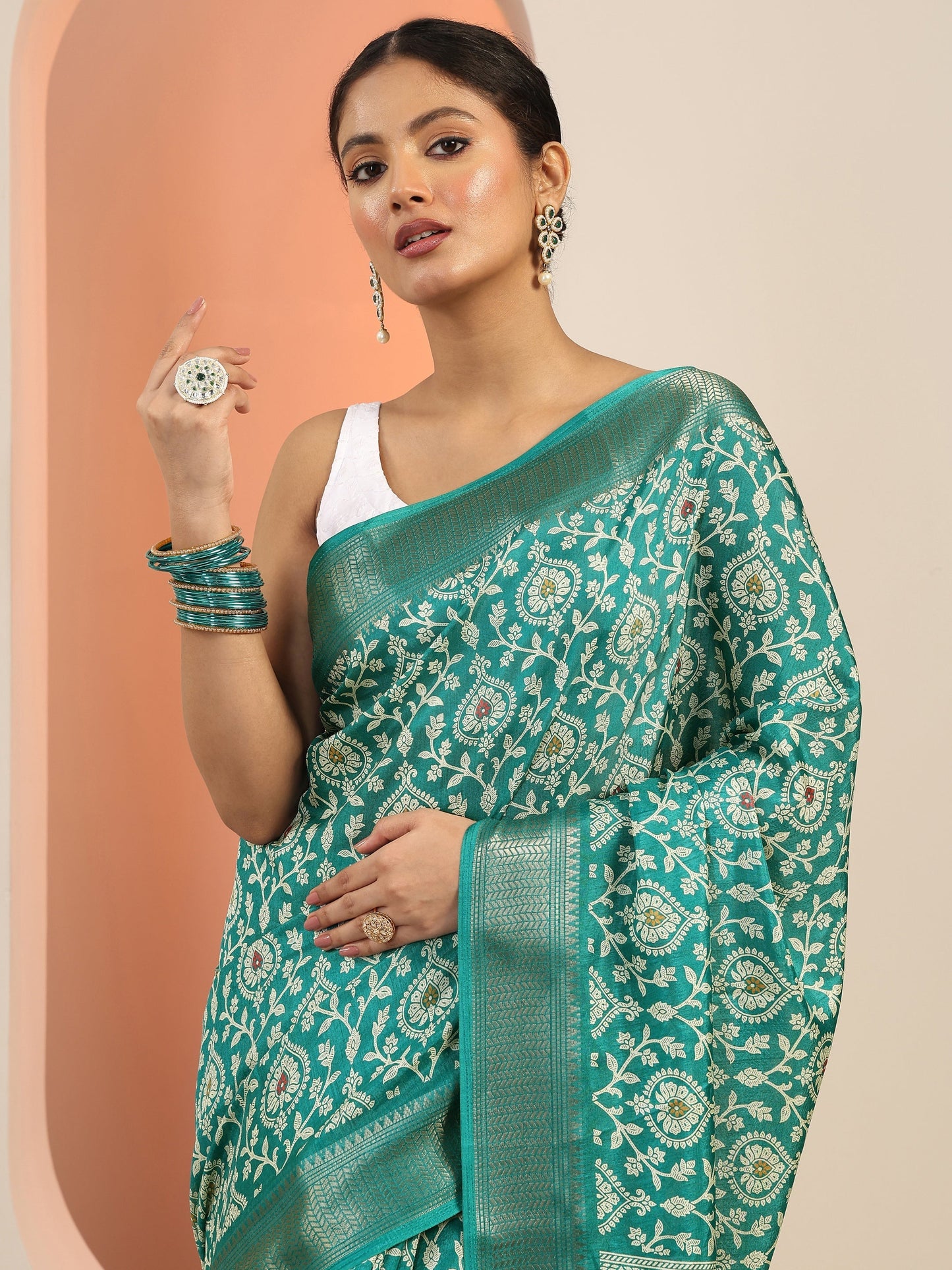 Teal Printed Silk Blend Saree With Unstitched Blouse Piece
