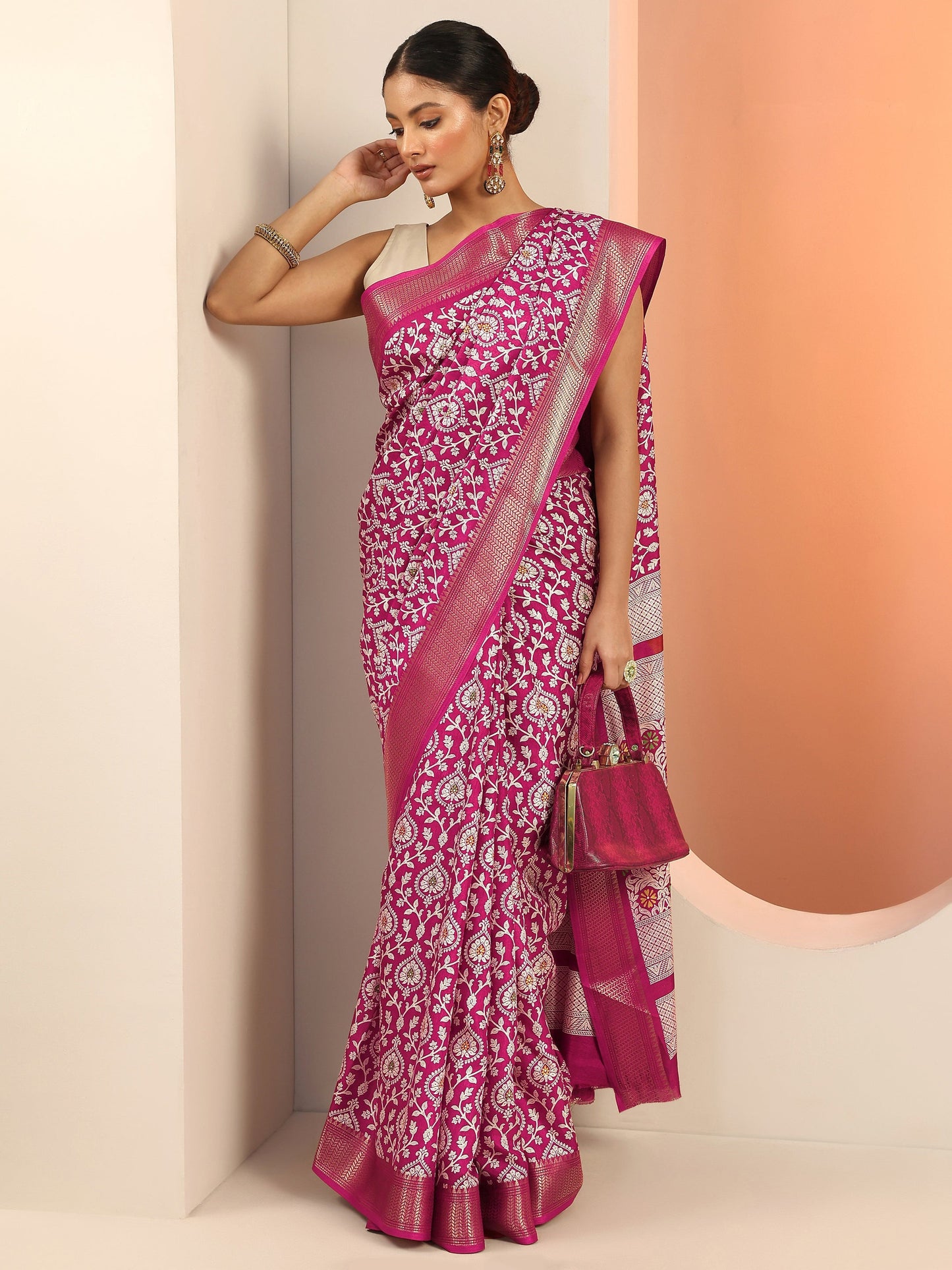 Maroon Printed Silk Blend Saree With Unstitched Blouse Piece