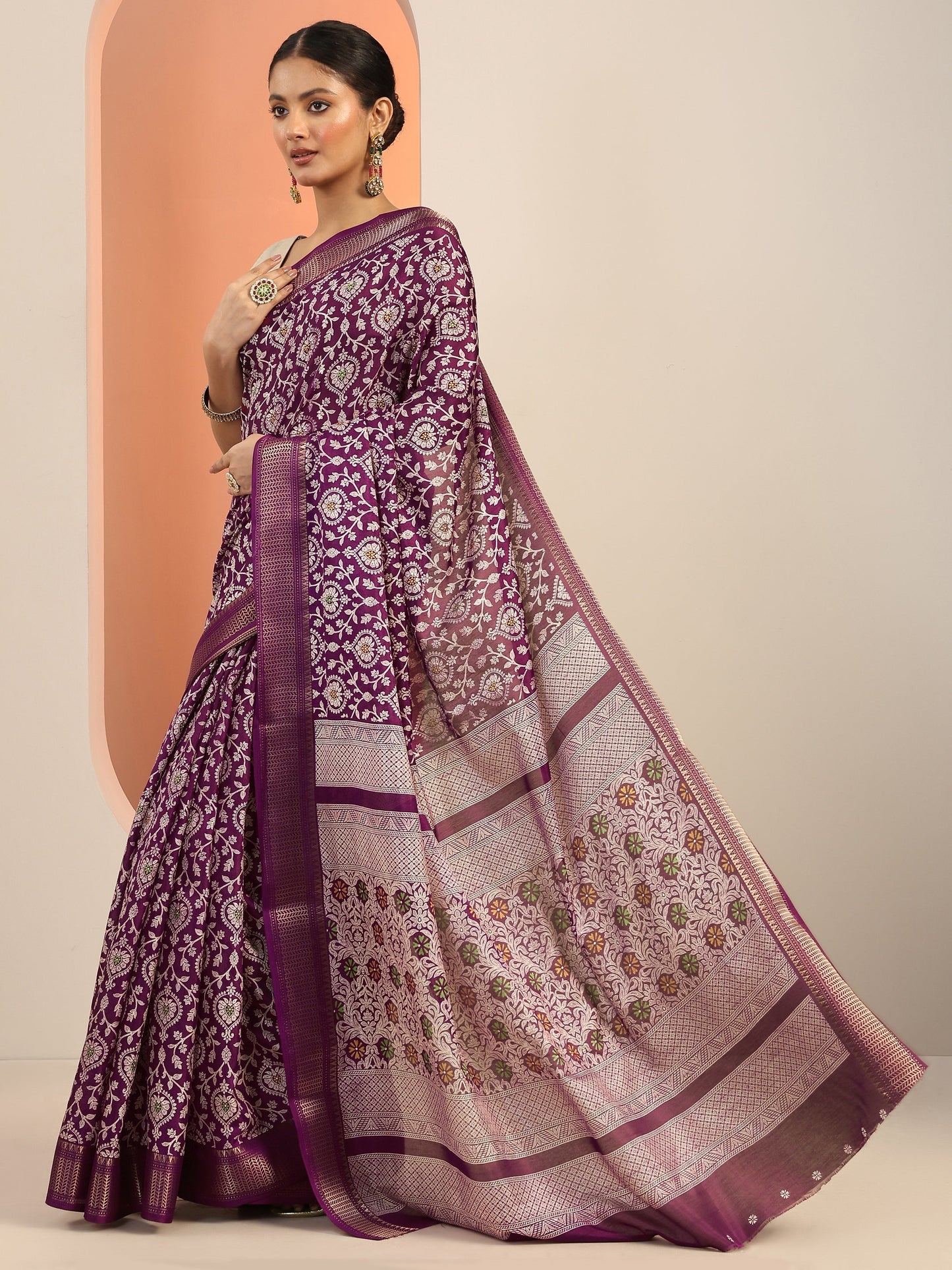 Burgundy Printed Silk Blend Saree With Unstitched Blouse Piece