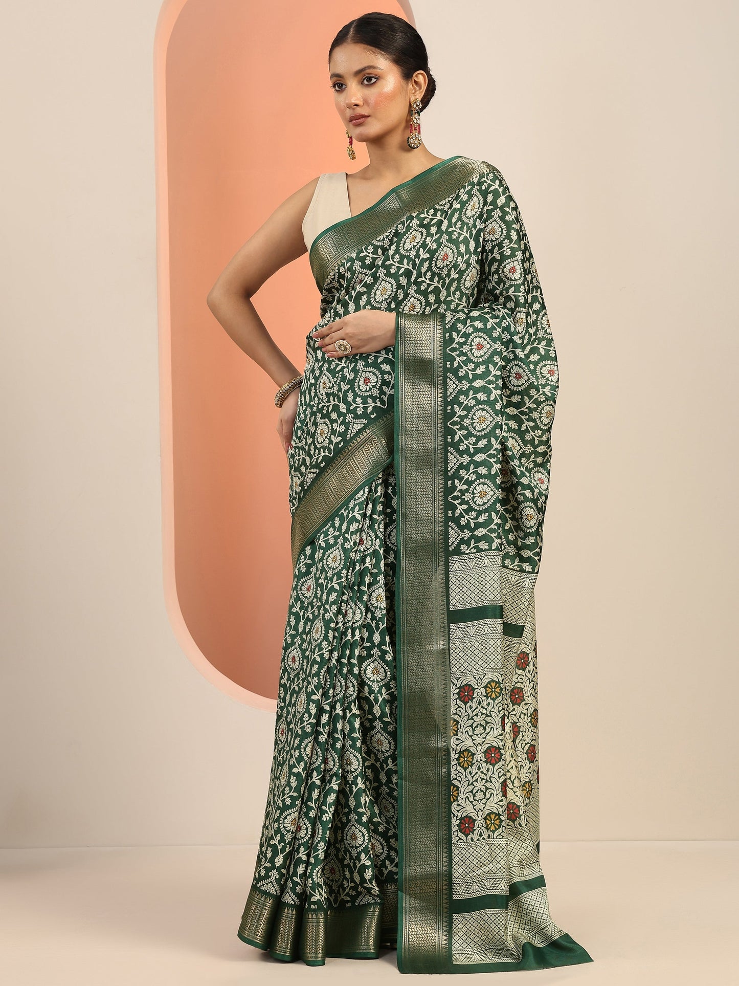 Green Printed Silk Blend Saree With Unstitched Blouse Piece