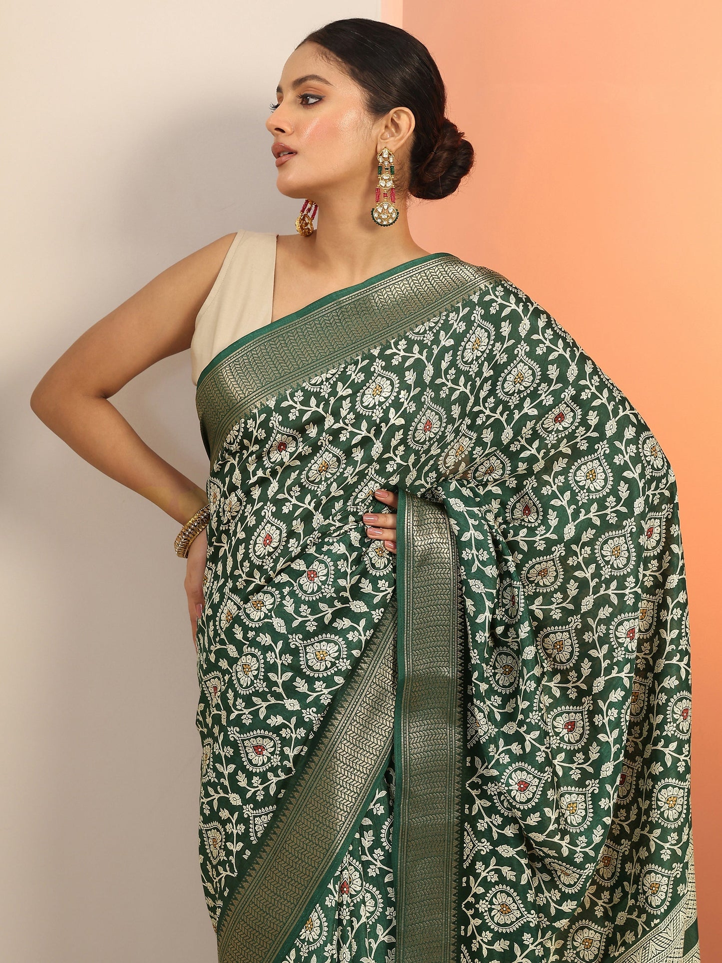 Green Printed Silk Blend Saree With Unstitched Blouse Piece