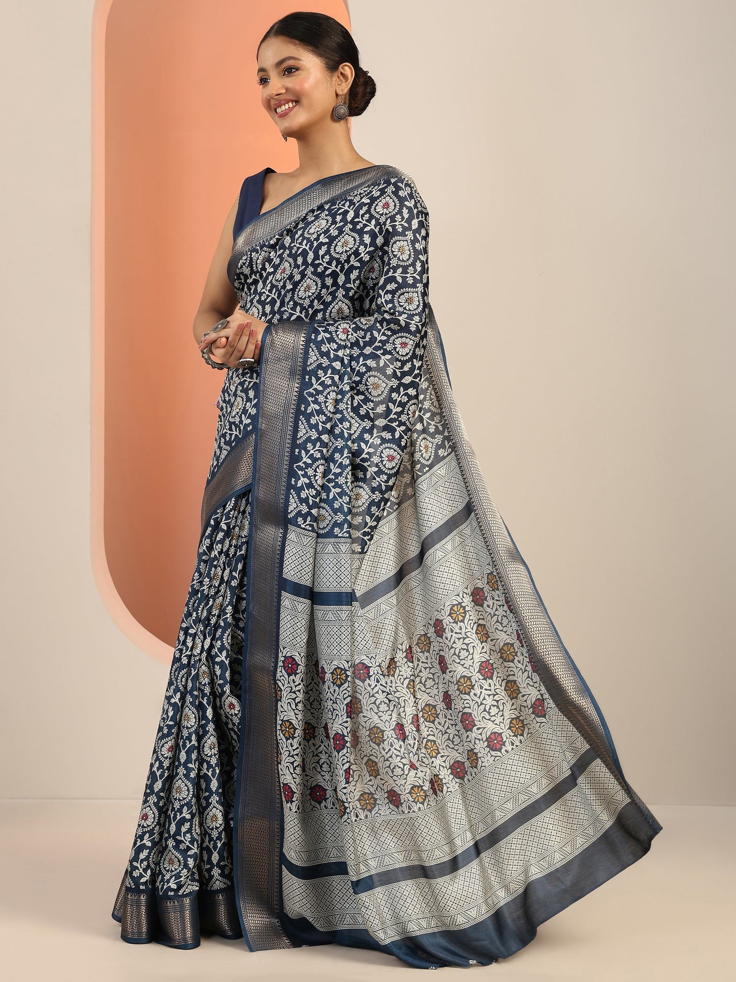 Navy Blue Printed Silk Blend Saree With Unstitched Blouse Piece