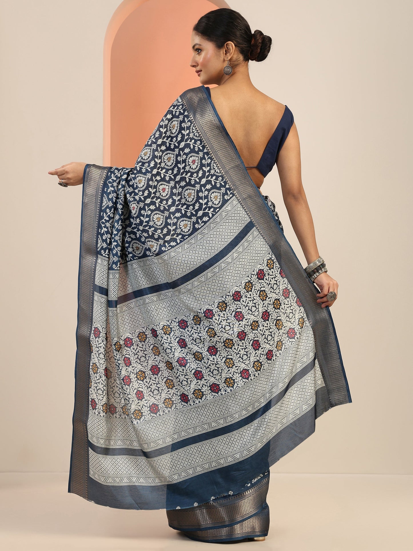 Navy Blue Printed Silk Blend Saree With Unstitched Blouse Piece