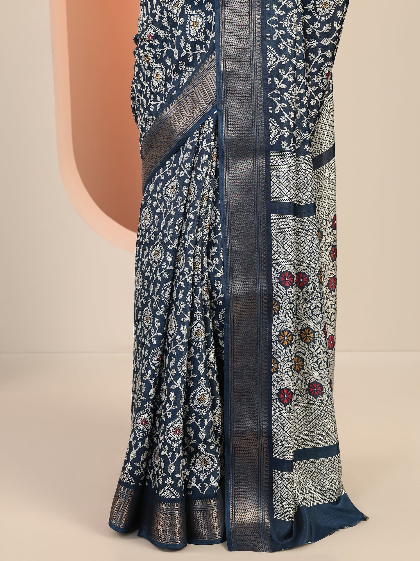 Navy Blue Printed Silk Blend Saree With Unstitched Blouse Piece