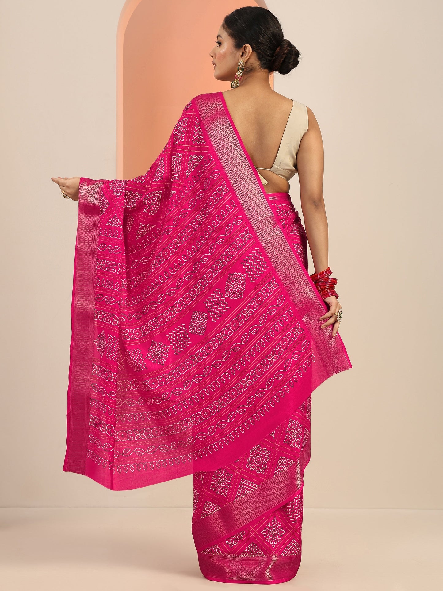 Pink Printed Silk Blend Saree With Unstitched Blouse Piece
