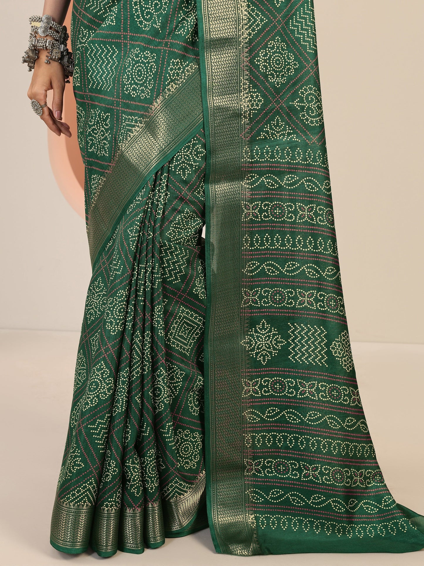 Green Printed Silk Blend Saree With Unstitched Blouse Piece