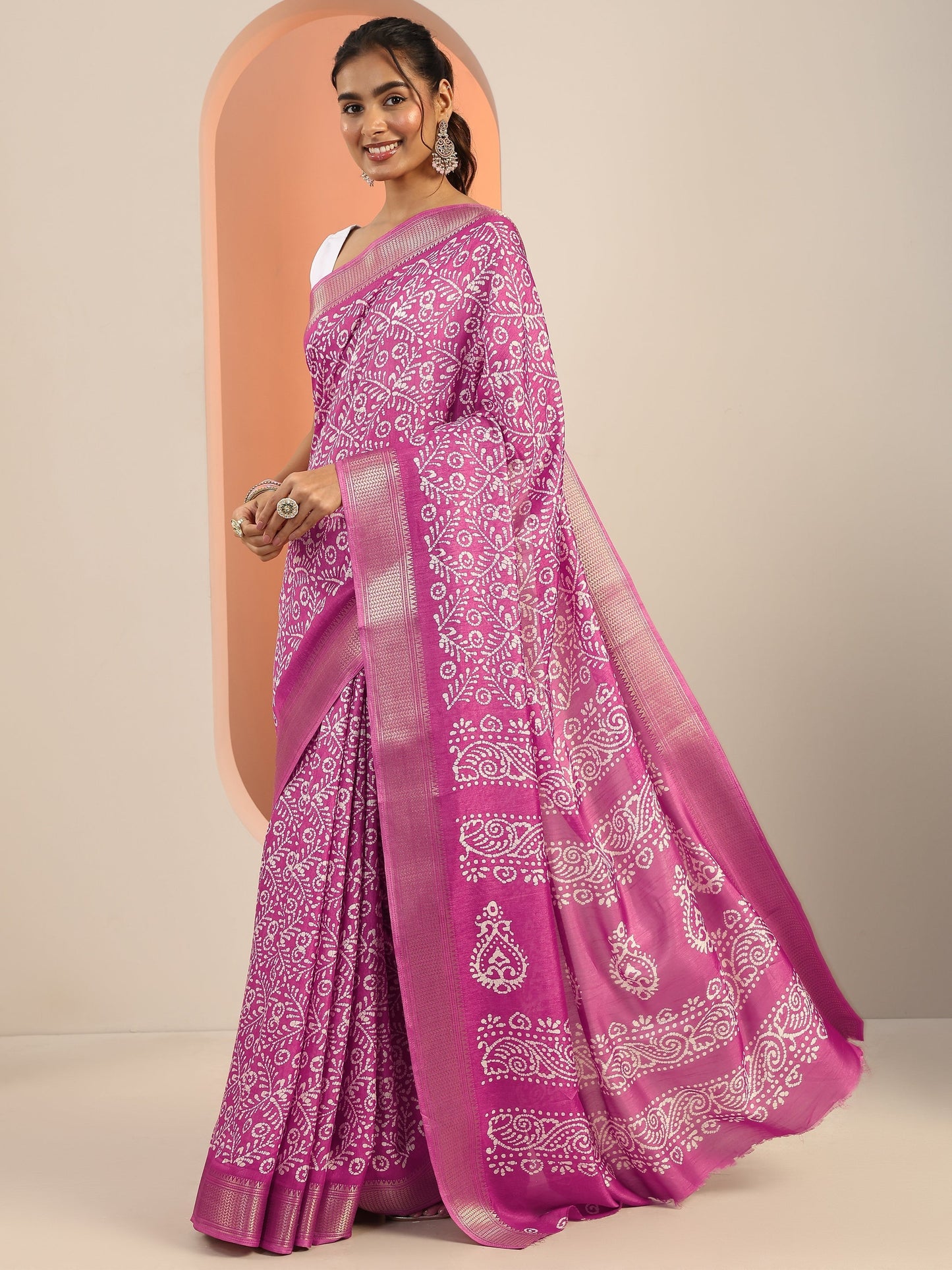 Lavender Printed Silk Blend Saree With Unstitched Blouse Piece