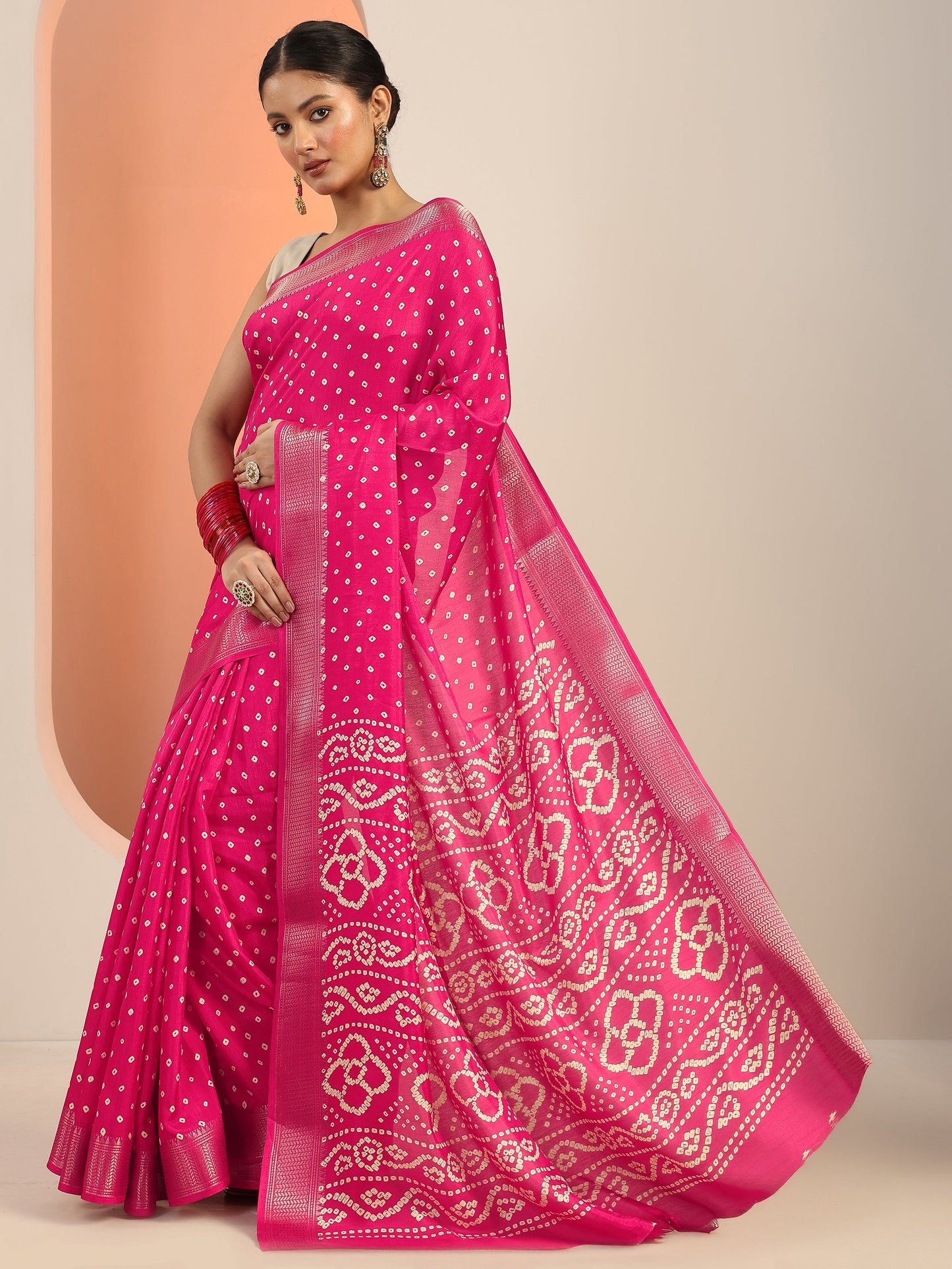 Pink Printed Silk Blend Saree With Unstitched Blouse Piece