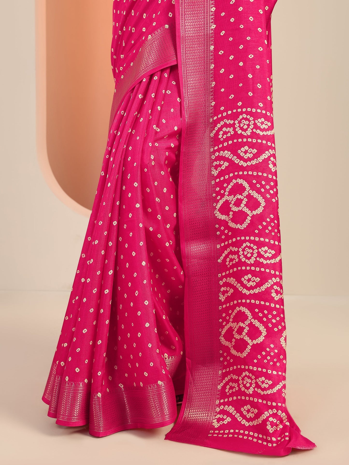 Pink Printed Silk Blend Saree With Unstitched Blouse Piece