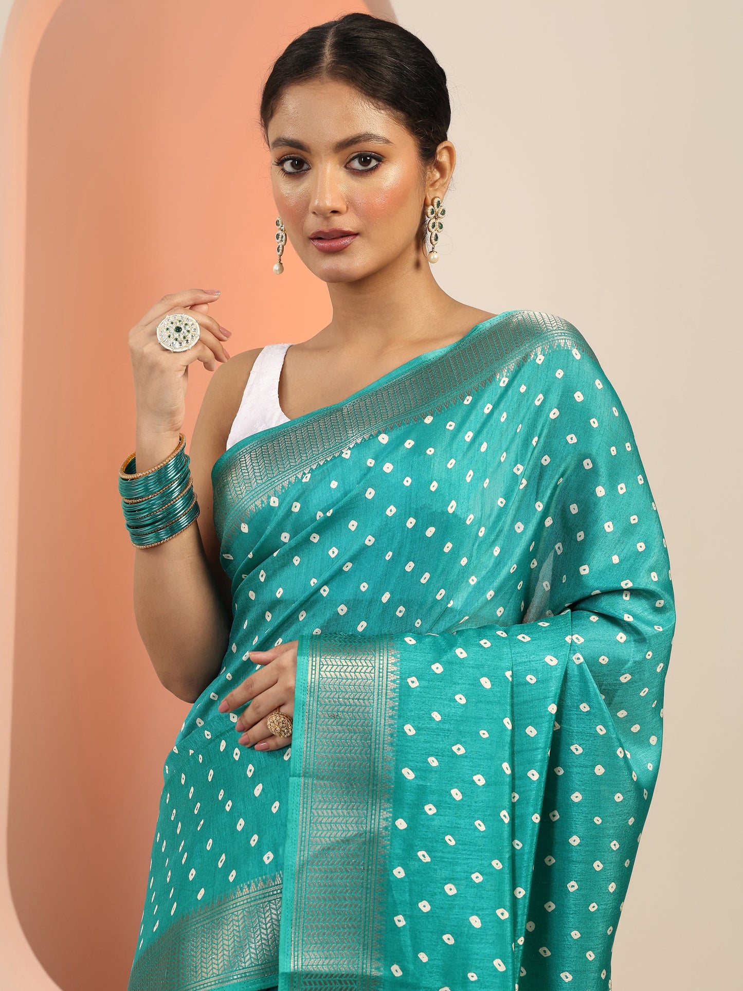 Turquoise Blue Printed Silk Blend Saree With Unstitched Blouse Piece